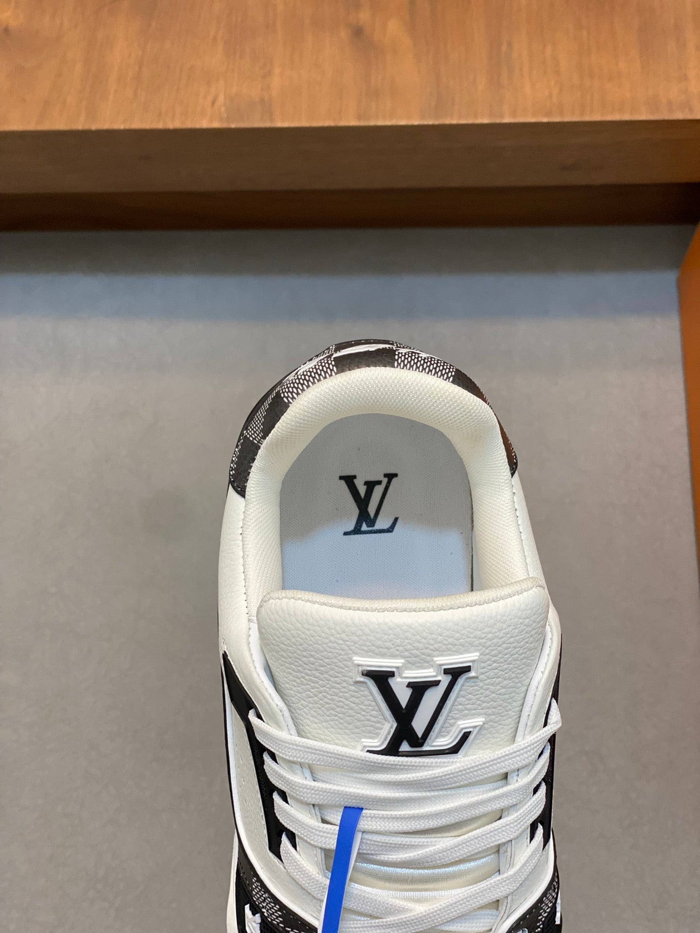 Louis Vuitton sneakers 202