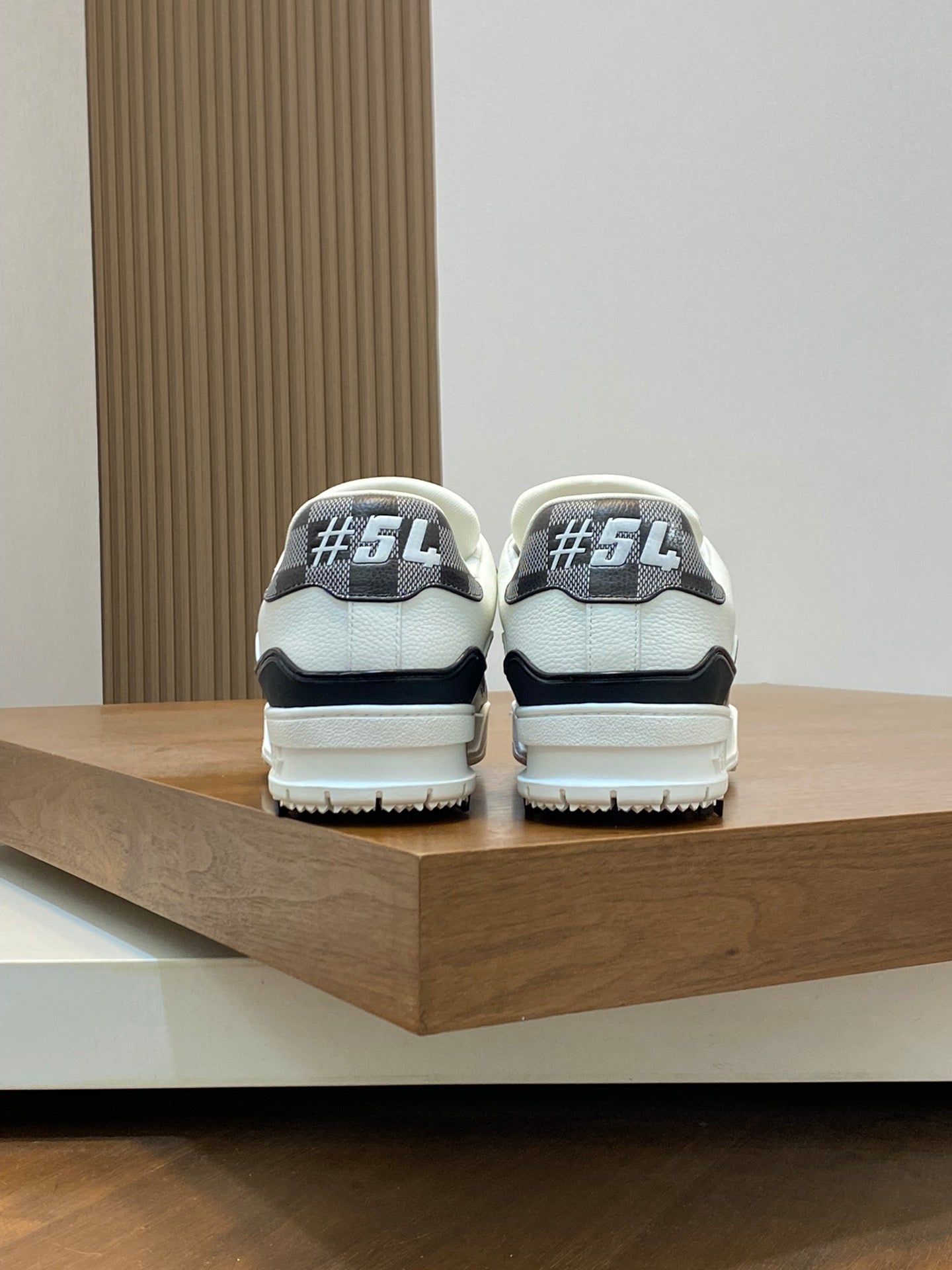 Louis Vuitton sneakers 202