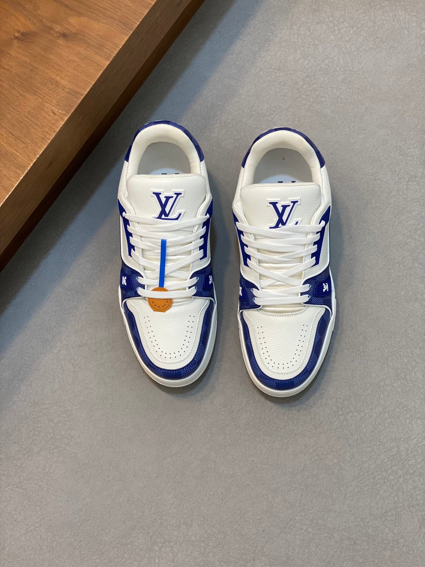 Louis Vuitton sneakers 204