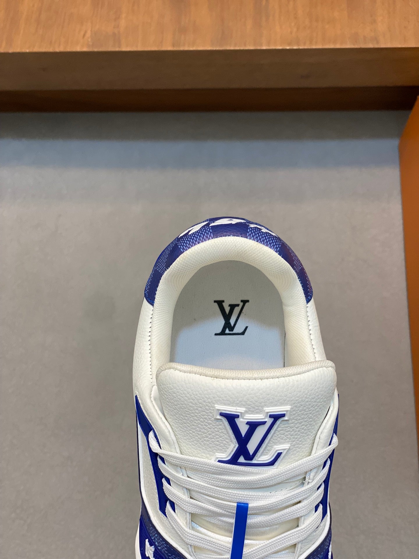 Louis Vuitton sneakers 204
