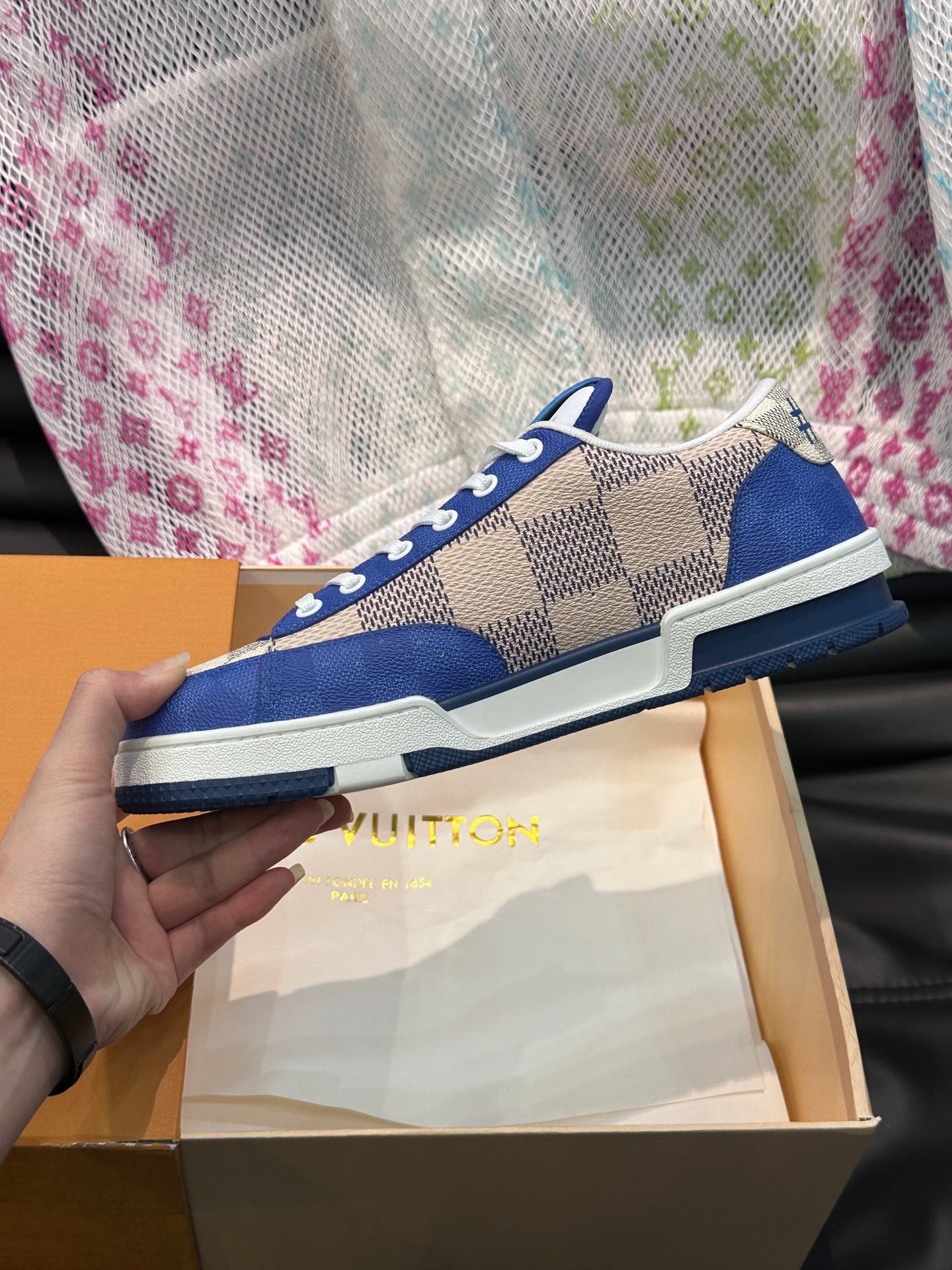 Louis Vuitton sneakers 208
