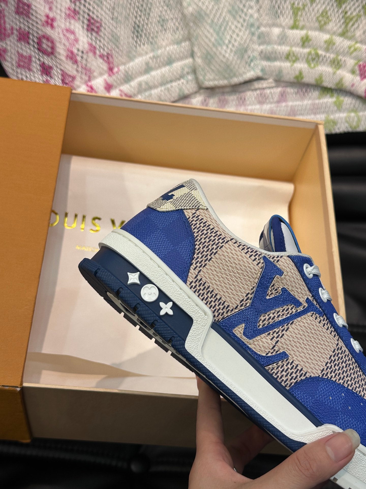 Louis Vuitton sneakers 208