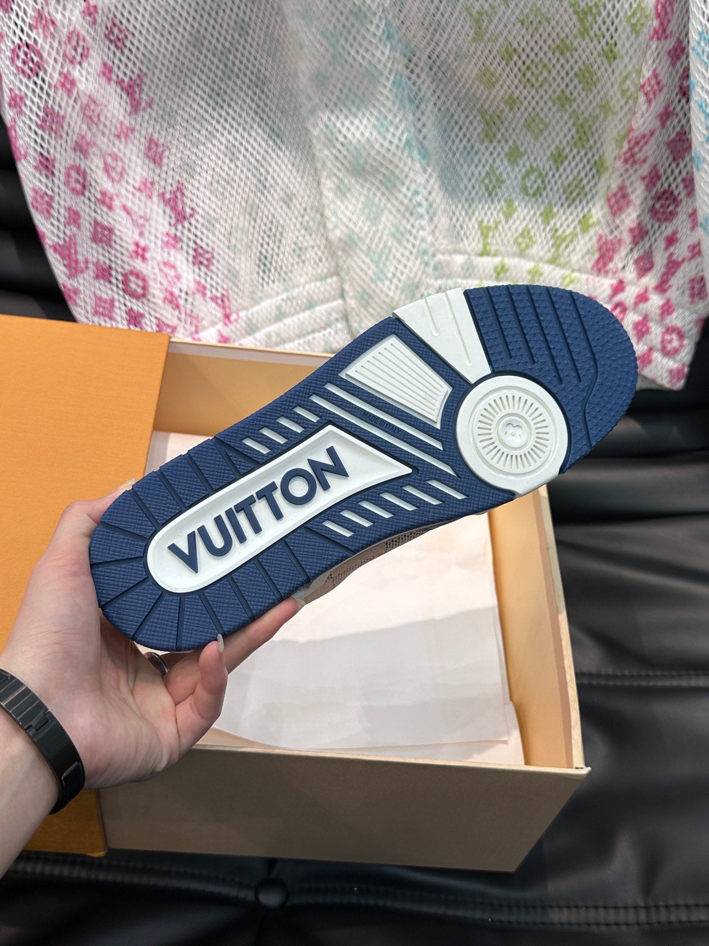 Louis Vuitton sneakers 208