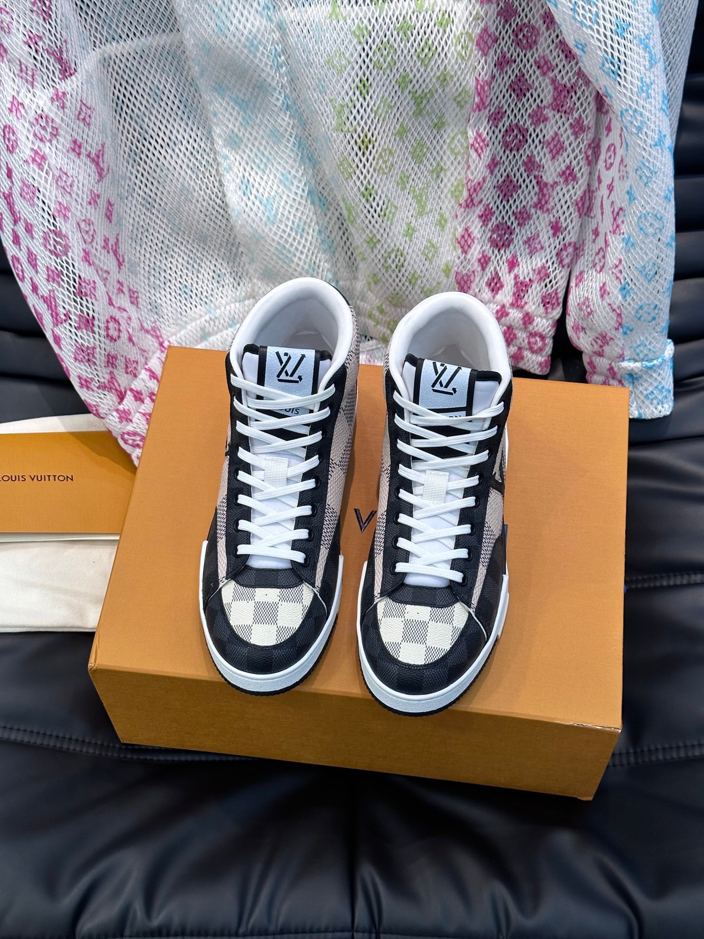 Louis Vuitton sneakers 209