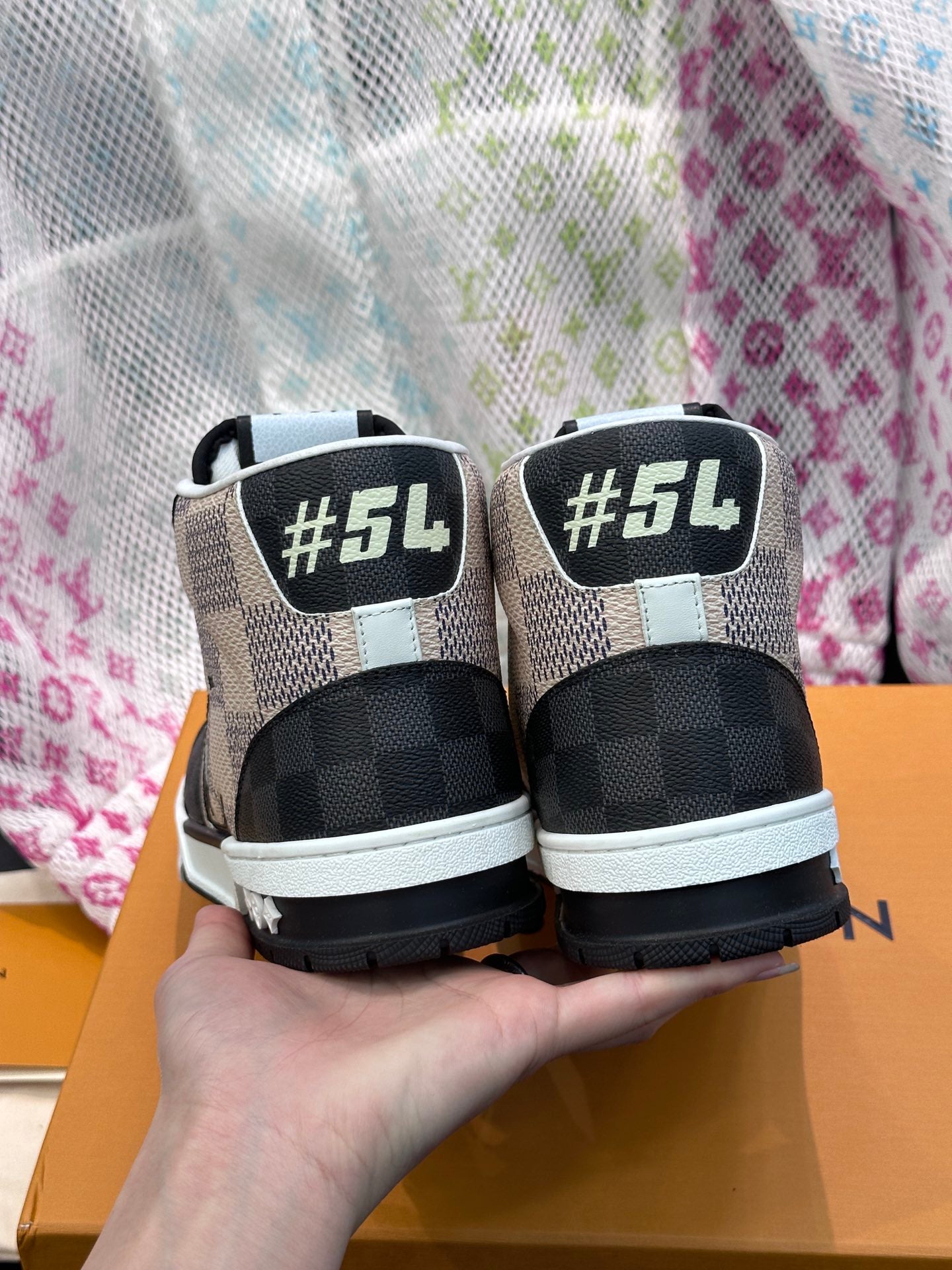 Louis Vuitton sneakers 209