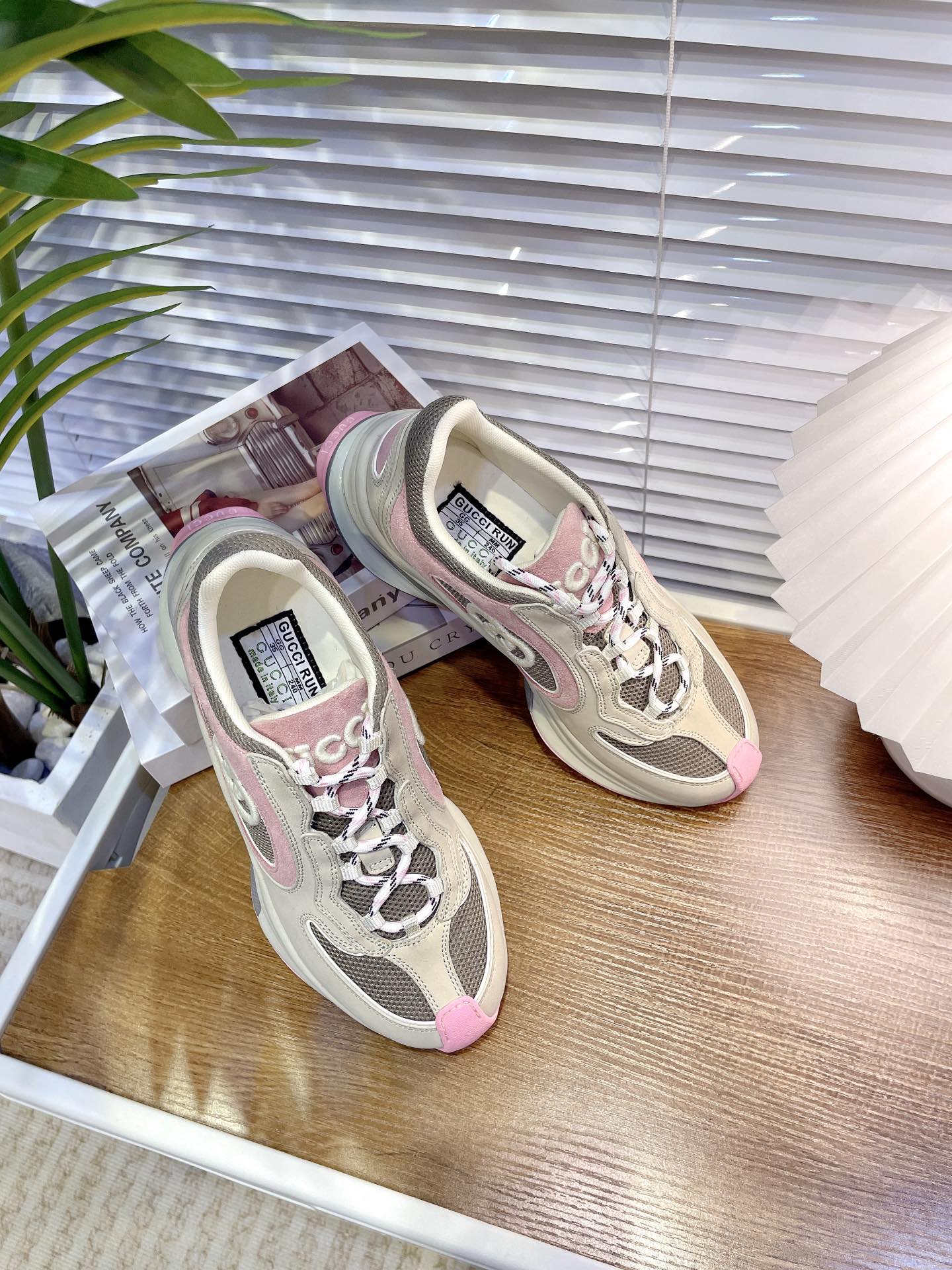 GUCCI sneakers 142