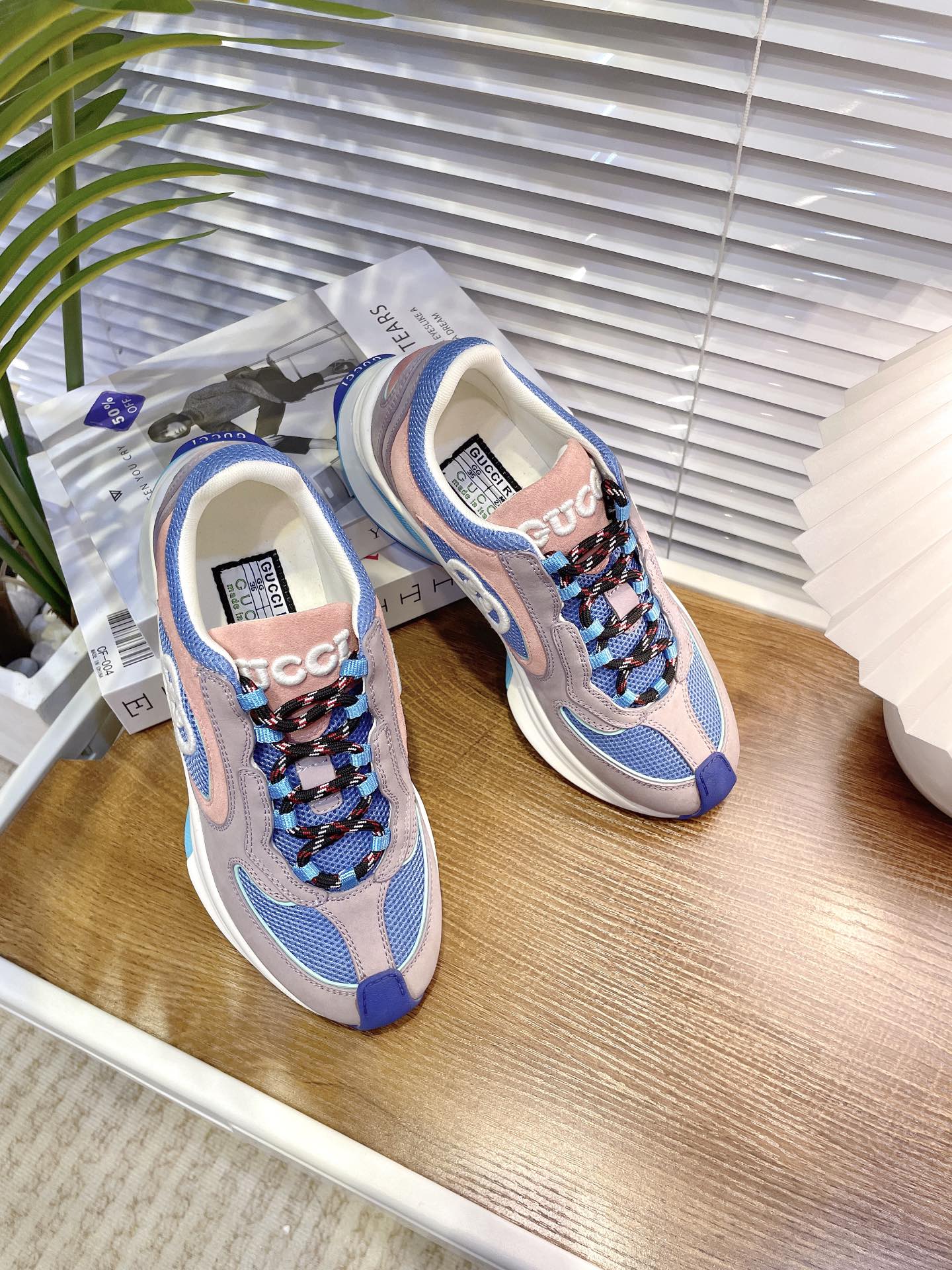 GUCCI sneakers 143