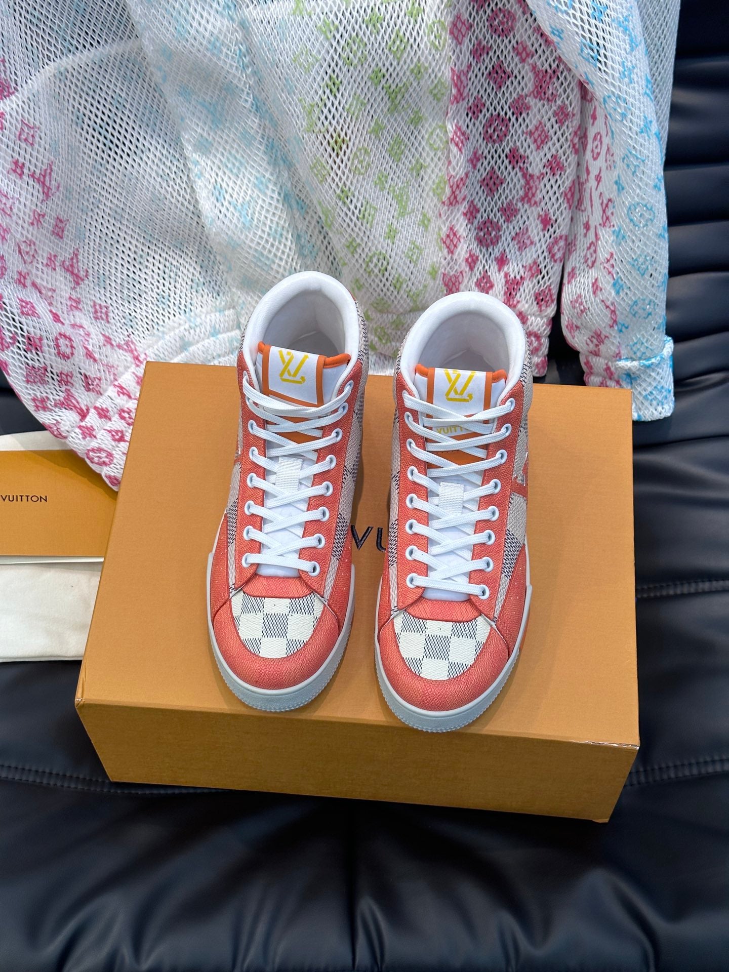 Louis Vuitton sneakers 210