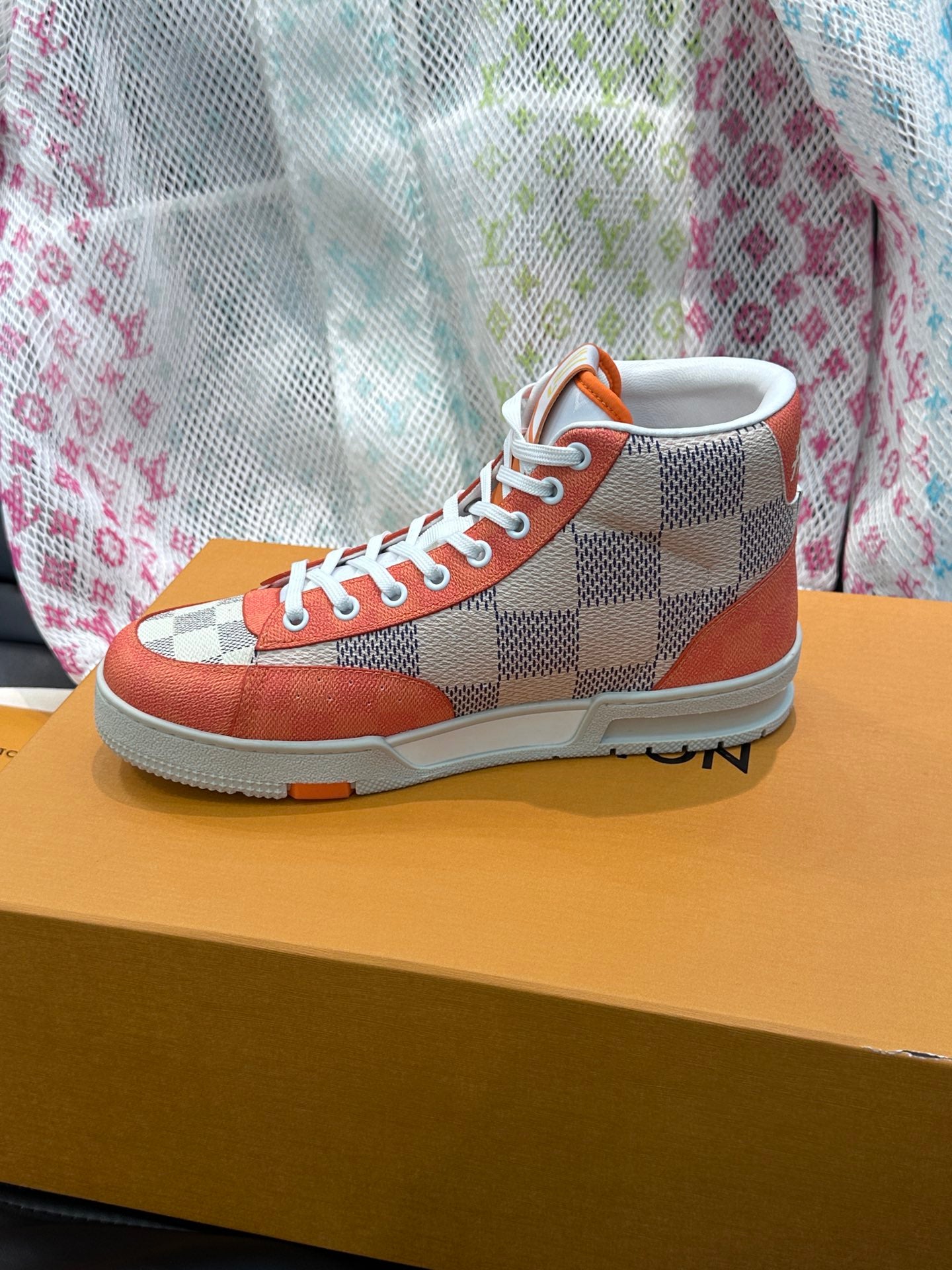 Louis Vuitton sneakers 210