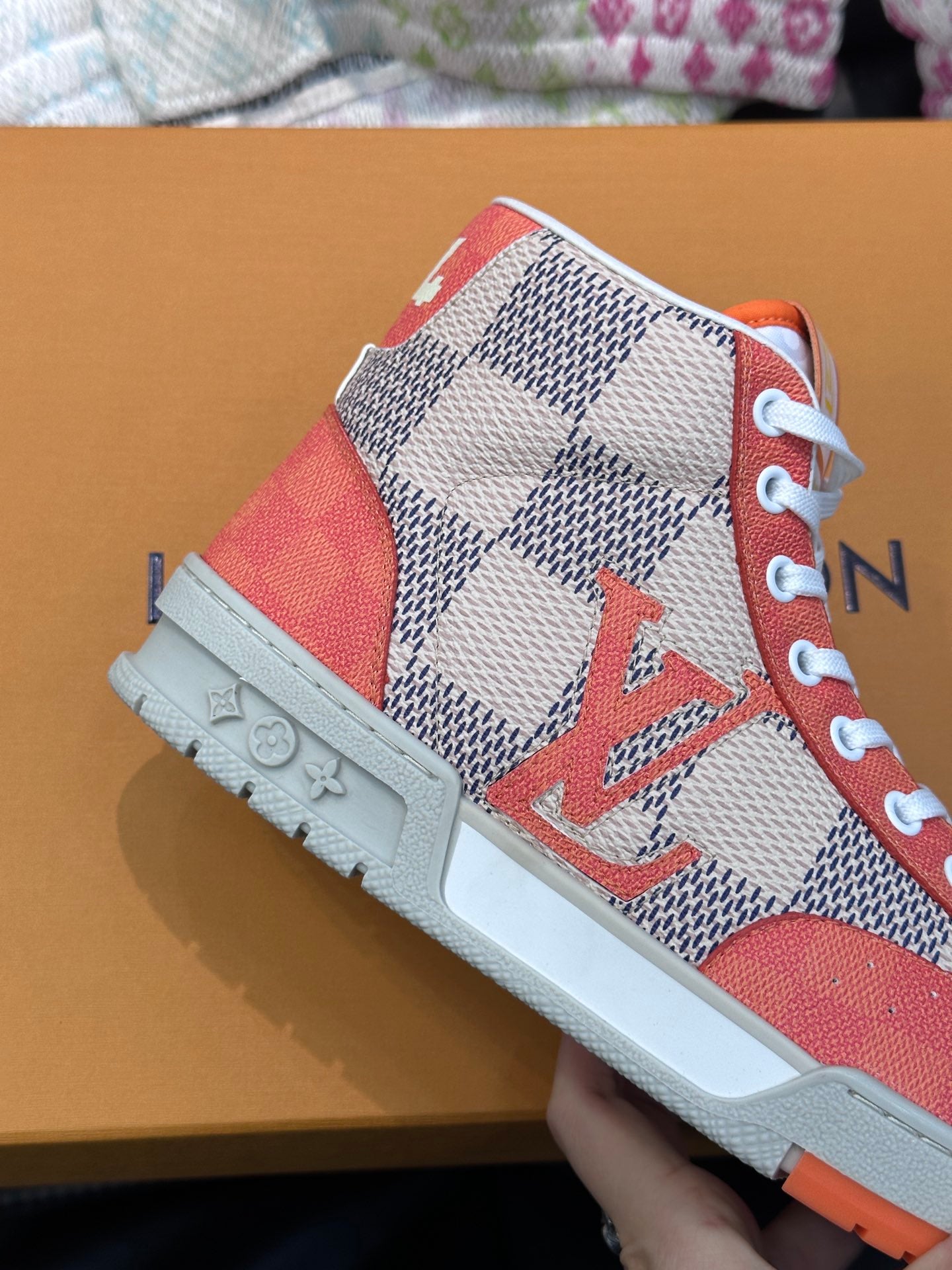 Louis Vuitton sneakers 210