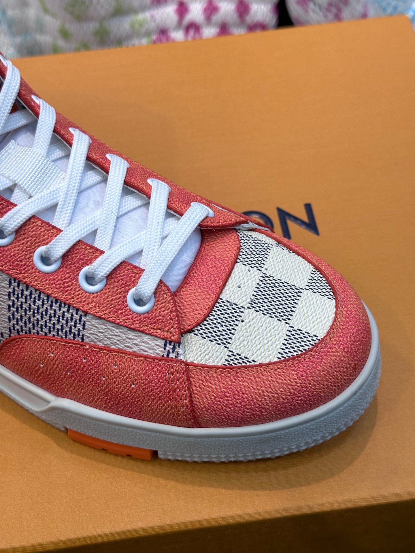Louis Vuitton sneakers 210