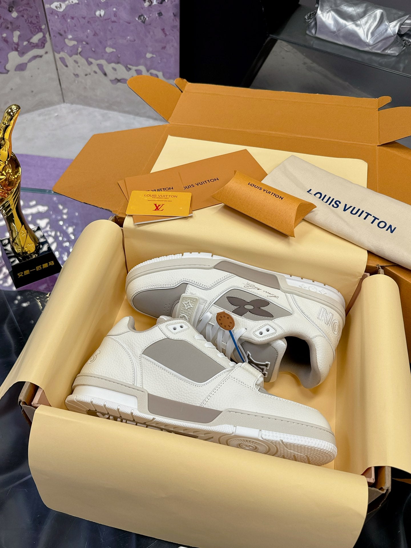 Louis Vuitton sneakers 213