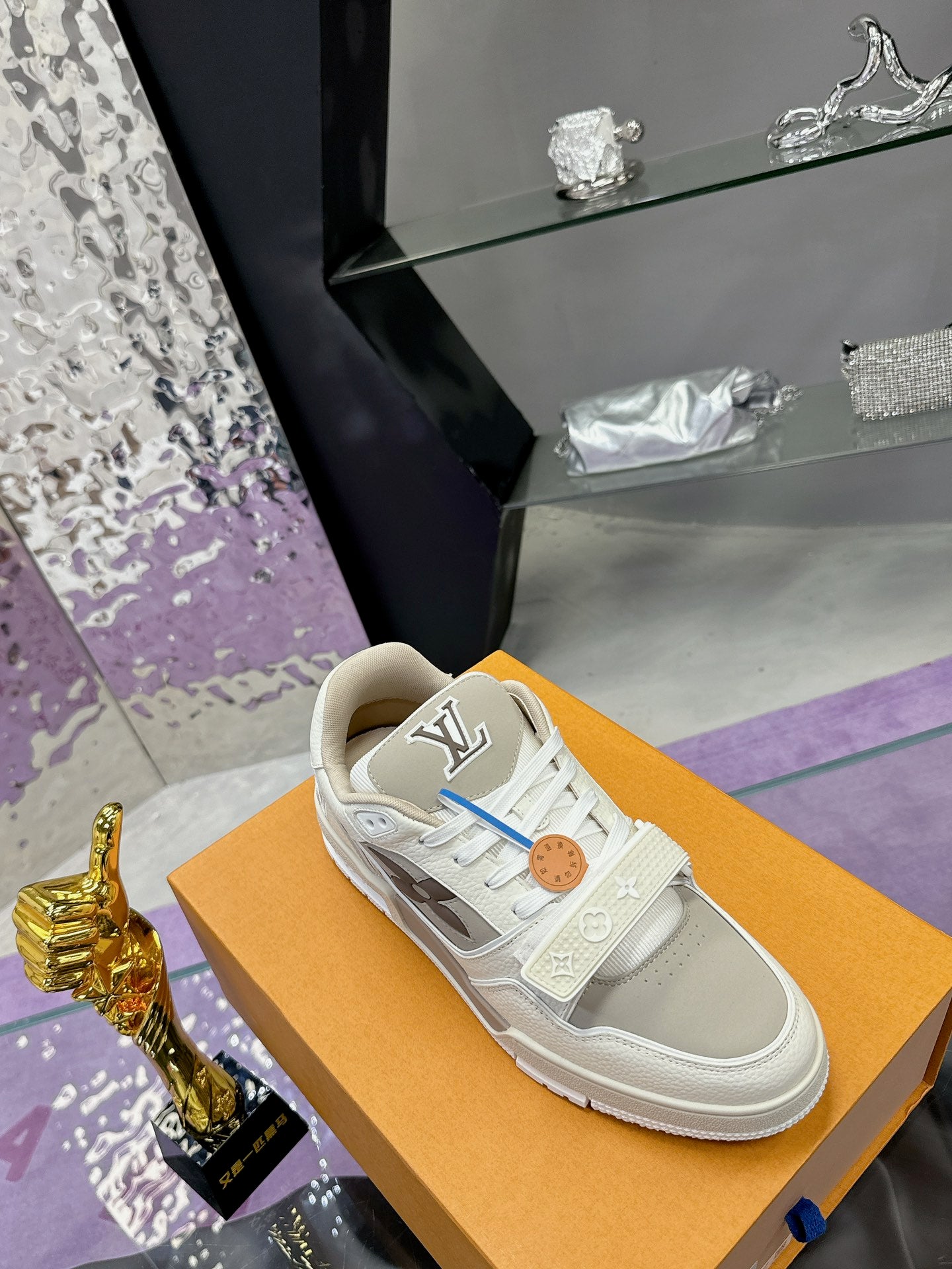 Louis Vuitton sneakers 213
