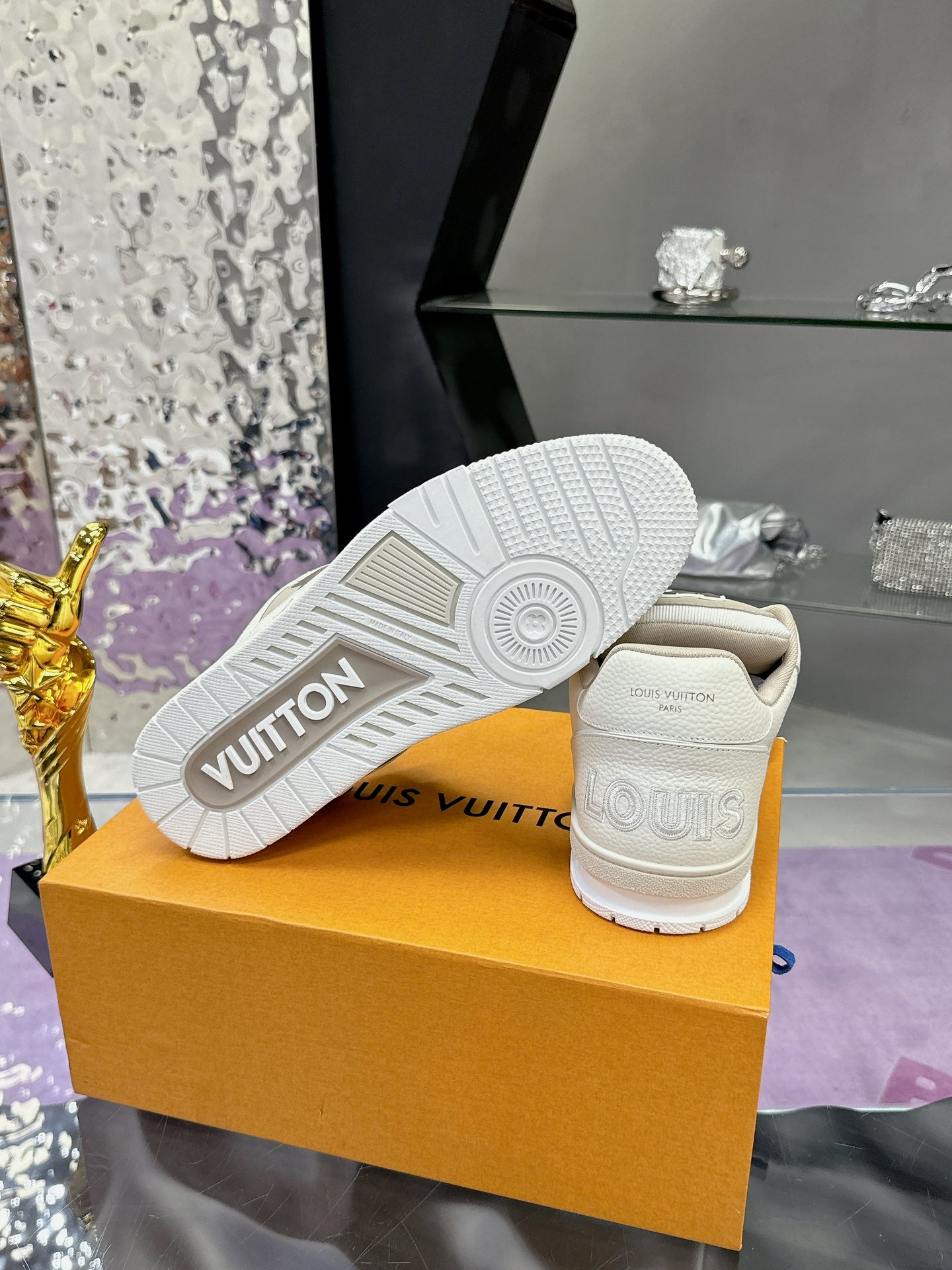Louis Vuitton sneakers 213