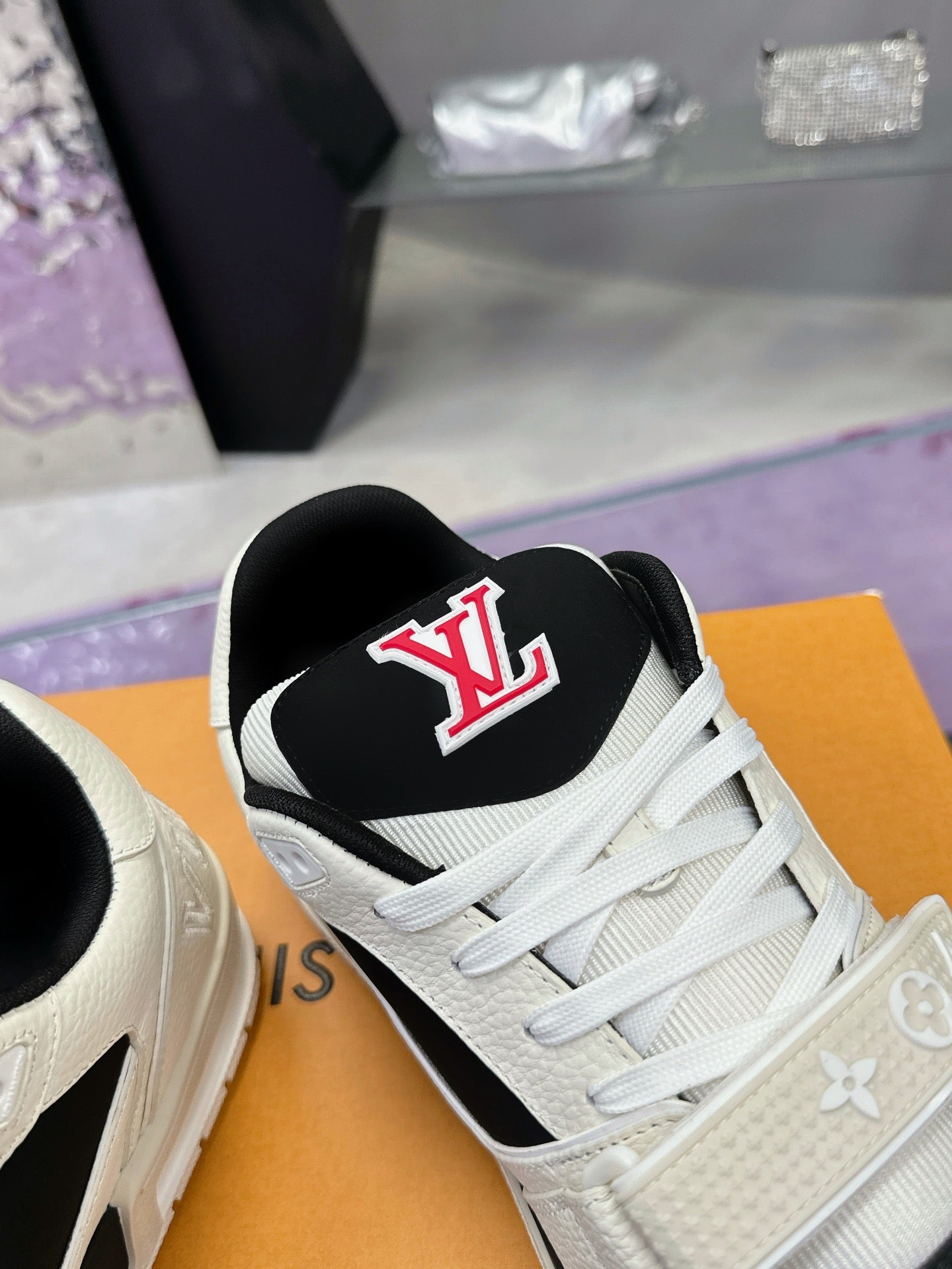 Louis Vuitton sneakers 214