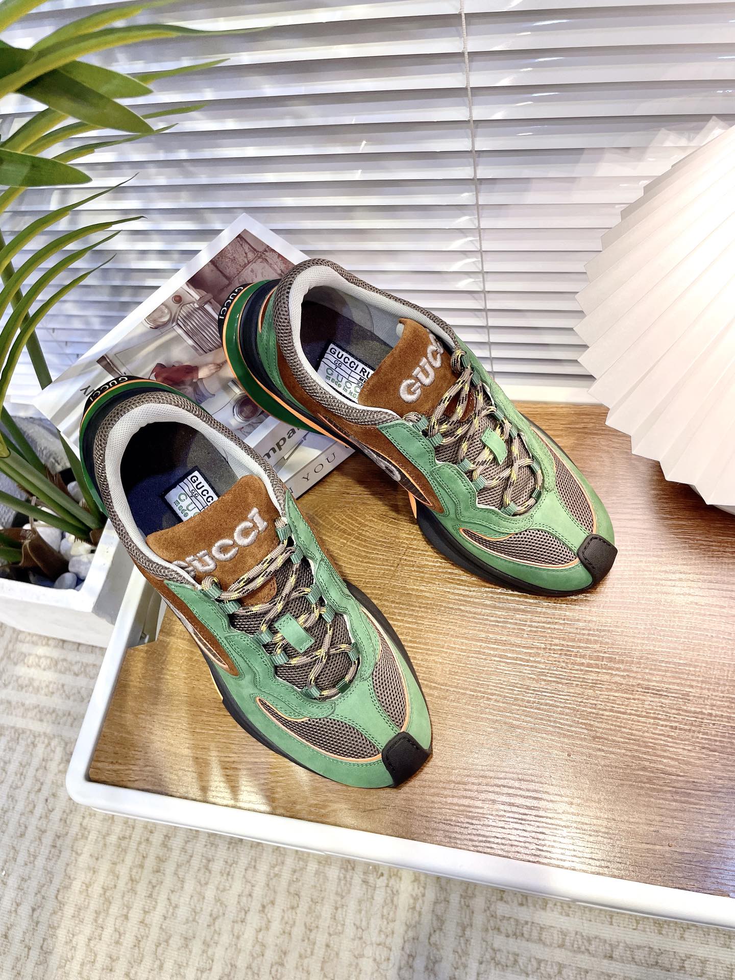 GUCCI sneakers 150