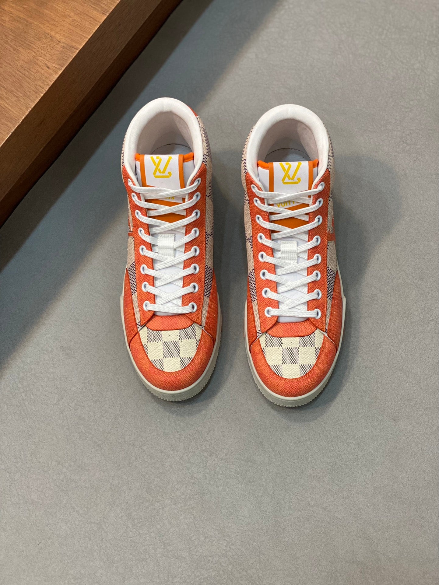 Louis Vuitton sneakers 220