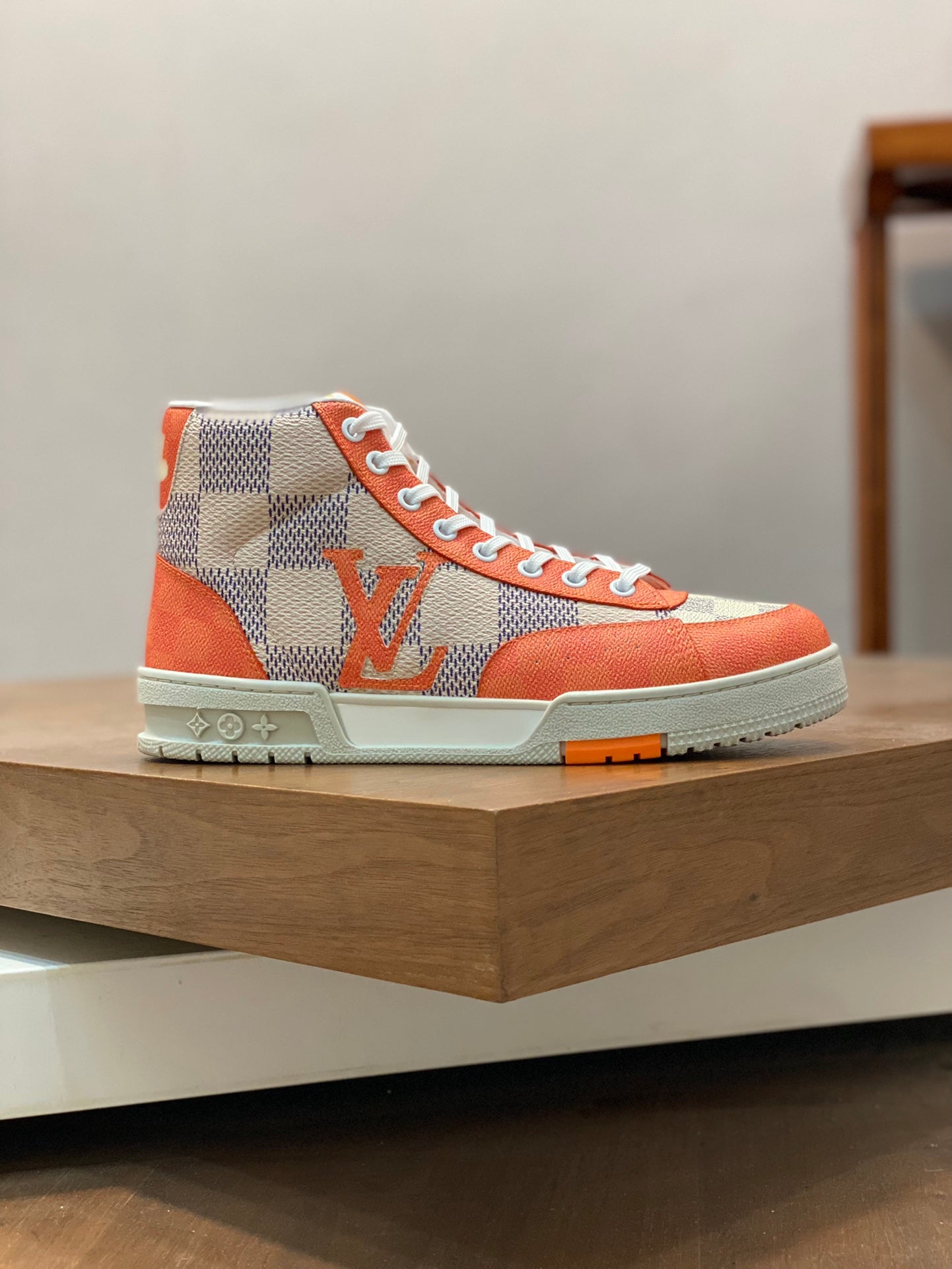 Louis Vuitton sneakers 220