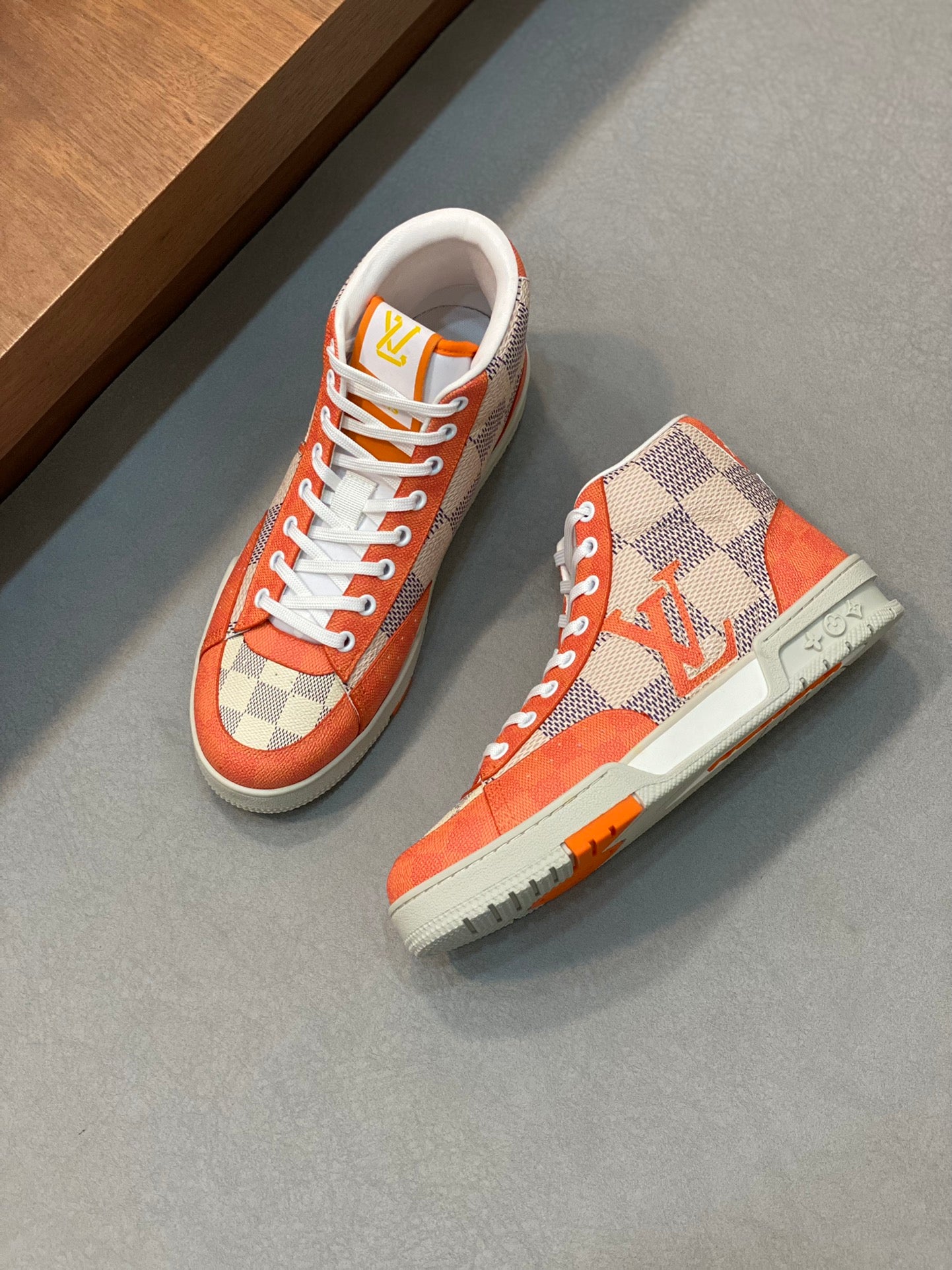 Louis Vuitton sneakers 220