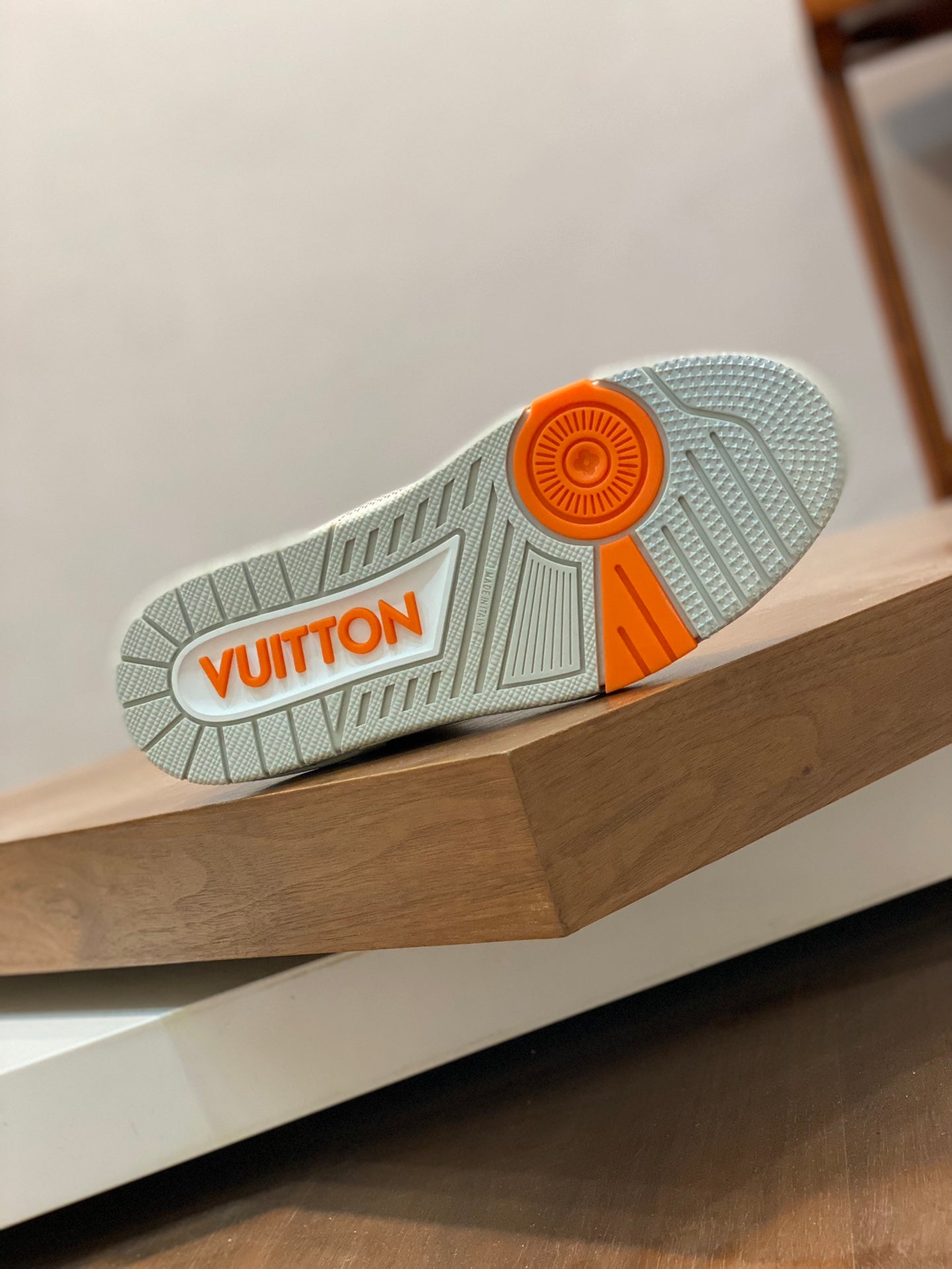 Louis Vuitton sneakers 220