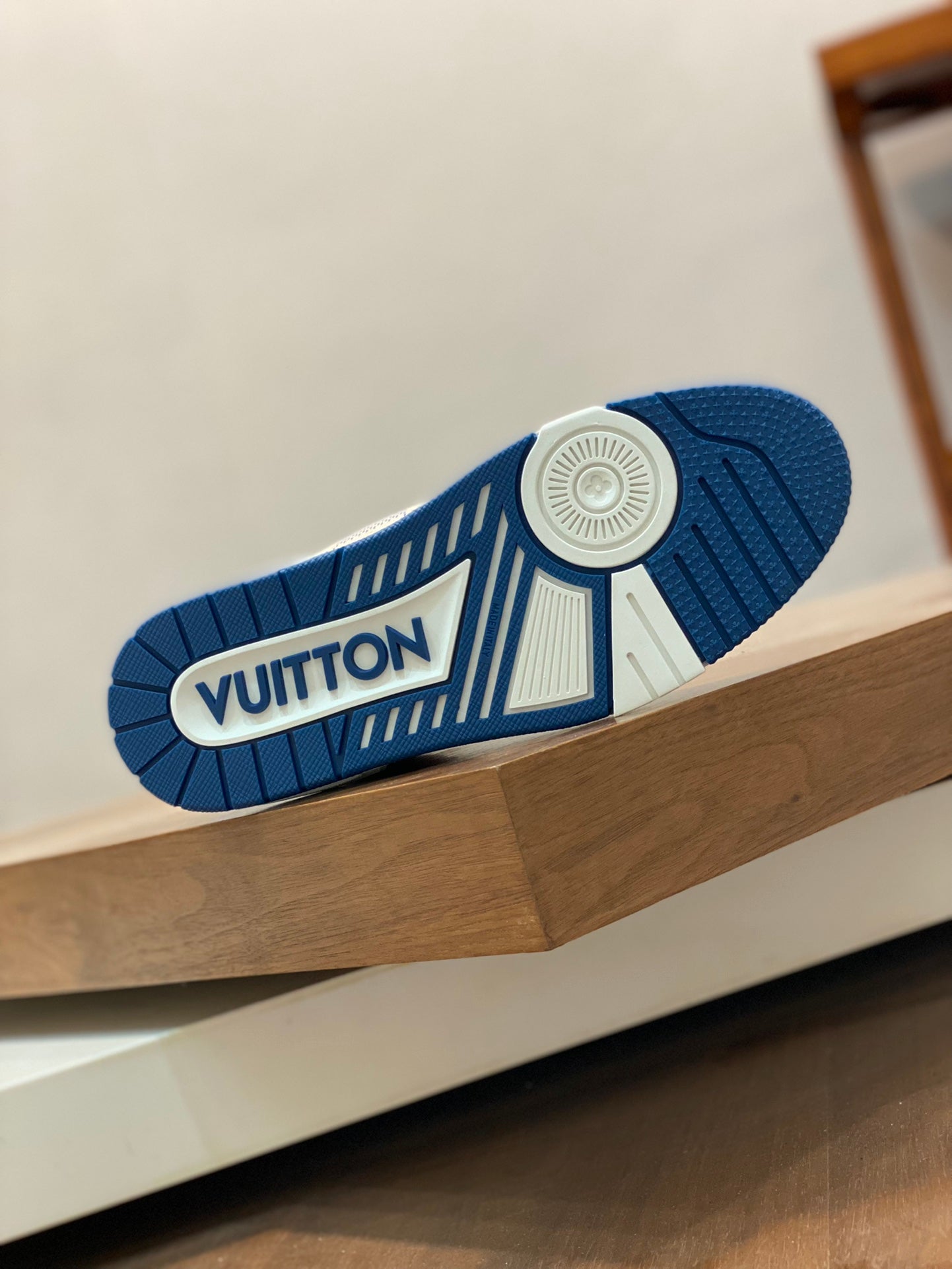 Louis Vuitton sneakers 221