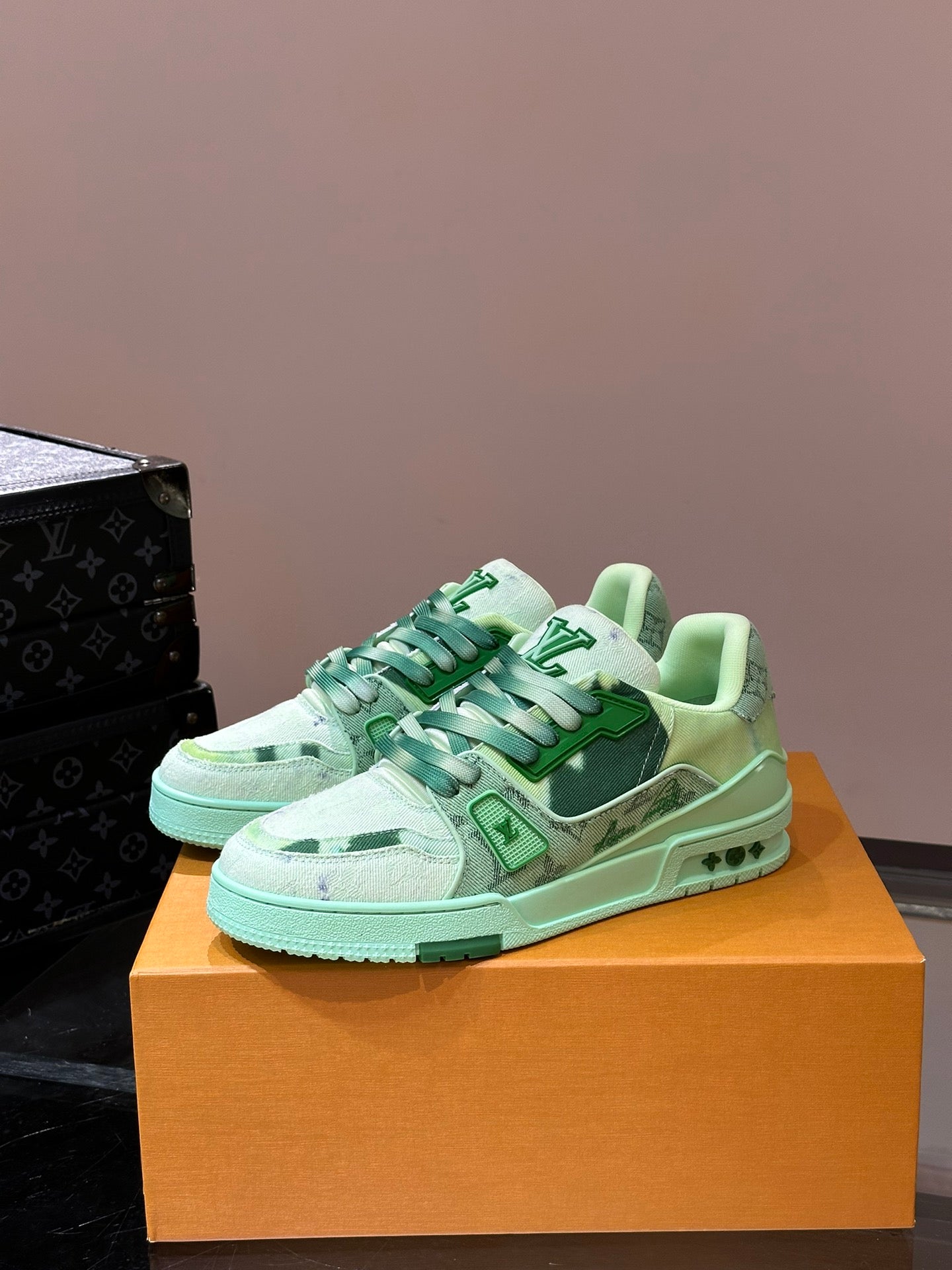 Louis Vuitton sneakers 222