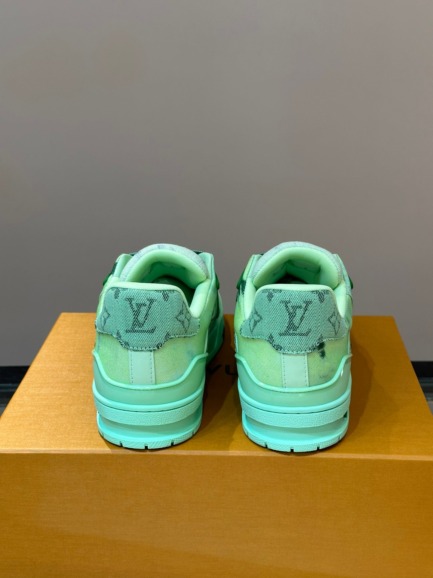 Louis Vuitton sneakers 222
