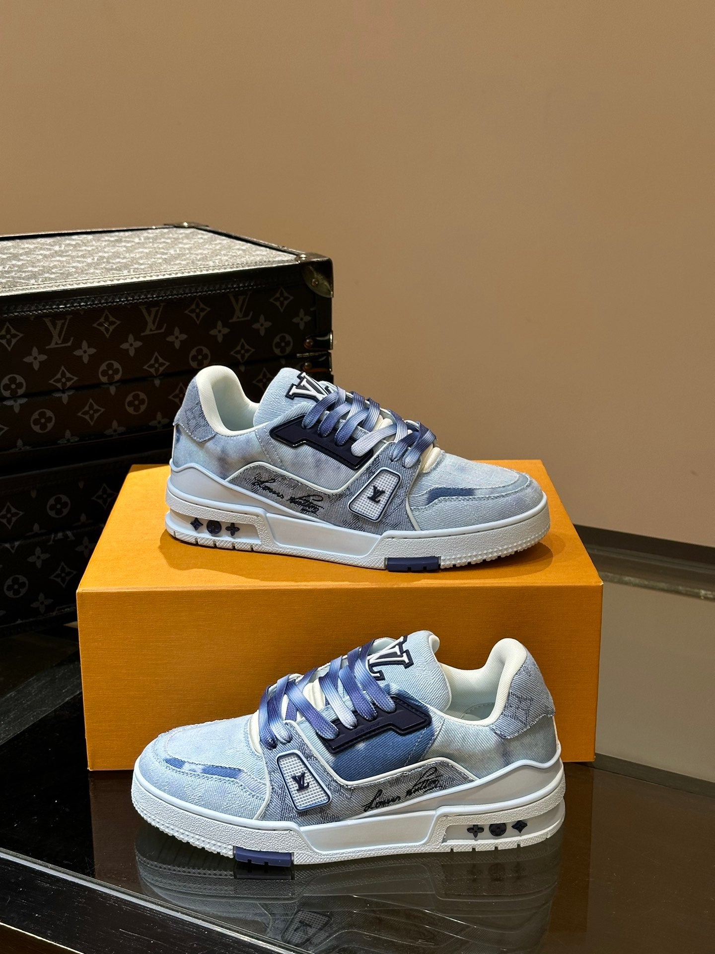 Louis Vuitton sneakers 223