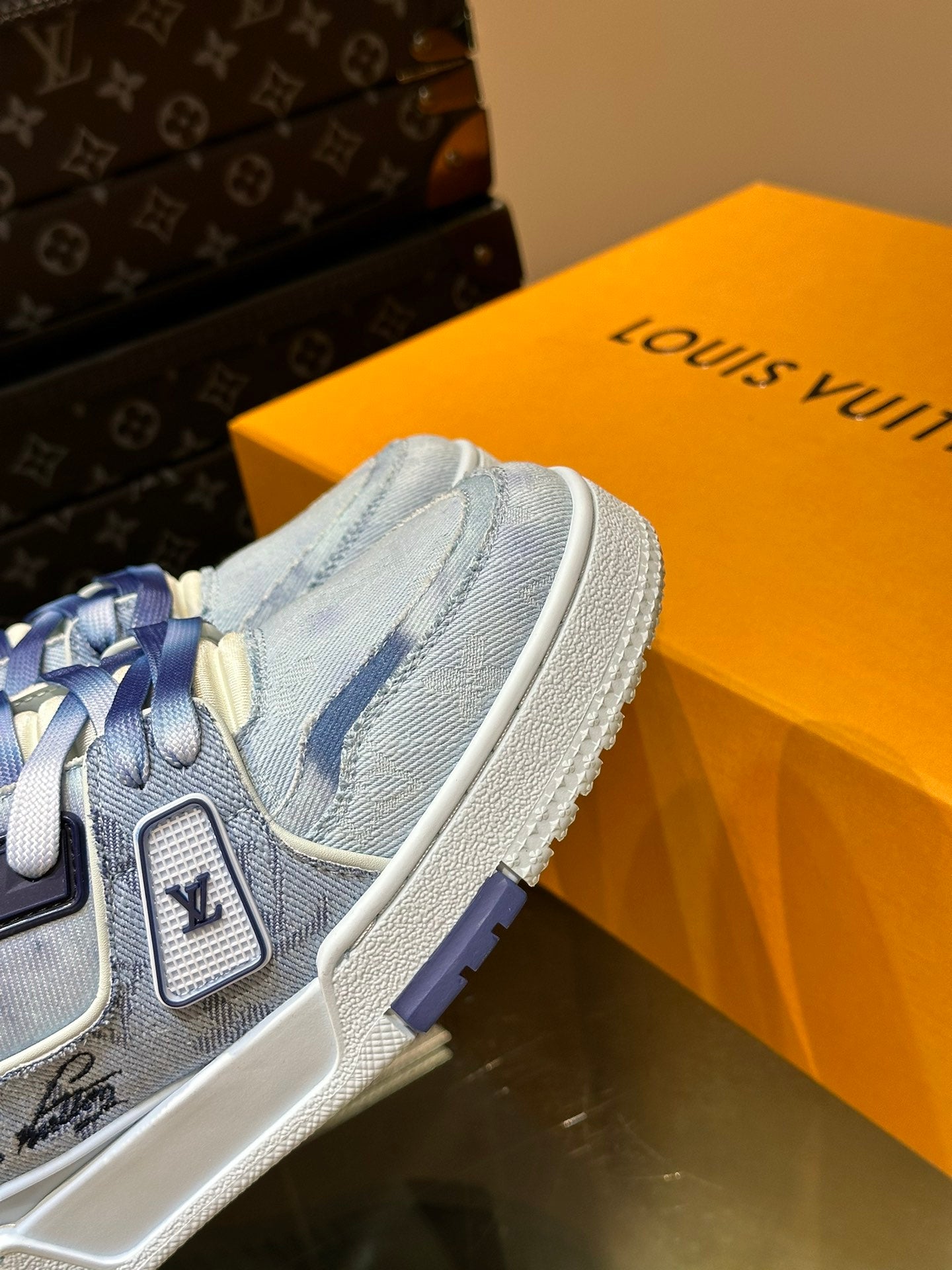 Louis Vuitton sneakers 223