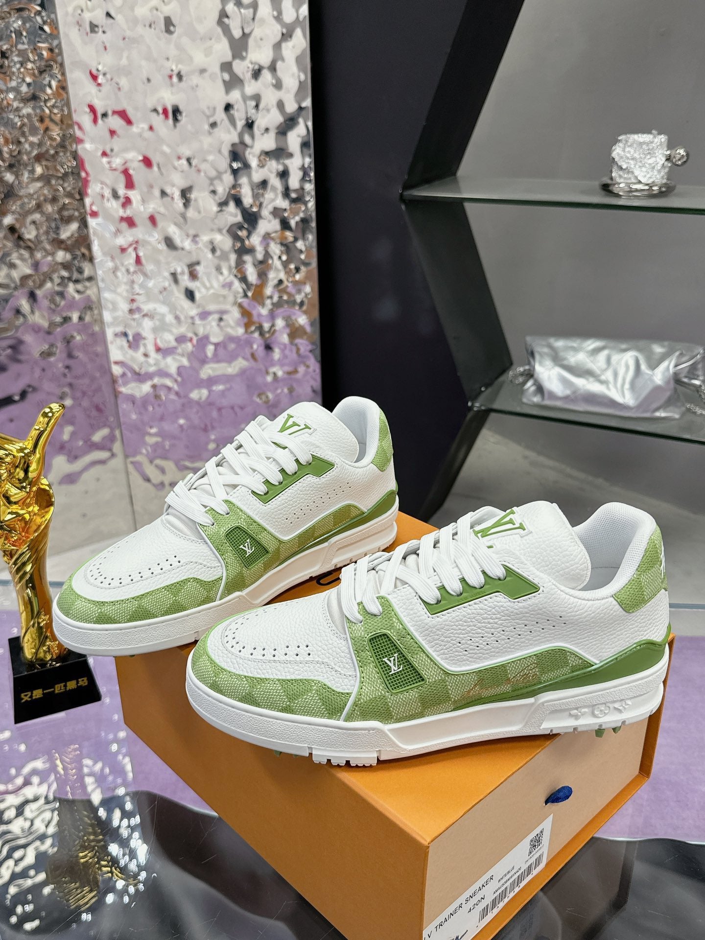 Louis Vuitton sneakers 226