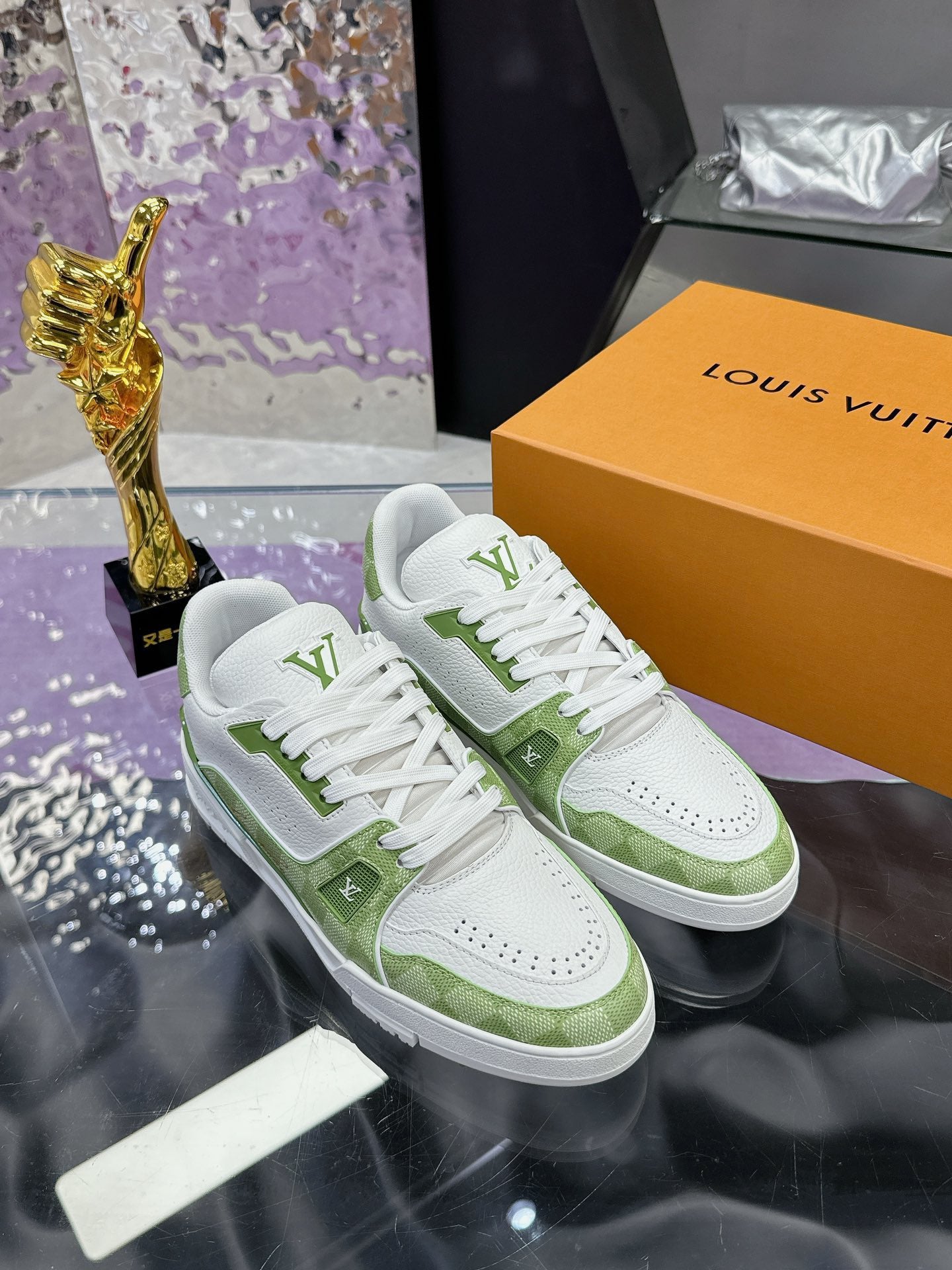 Louis Vuitton sneakers 226