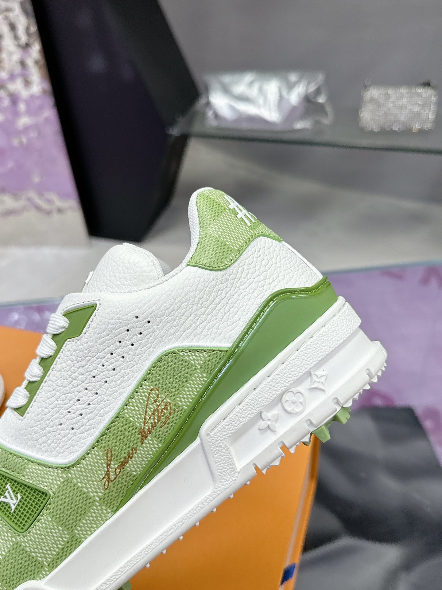 Louis Vuitton sneakers 226