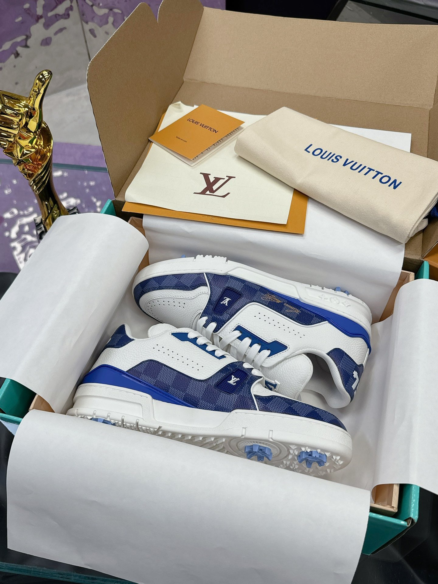 Louis Vuitton sneakers 228