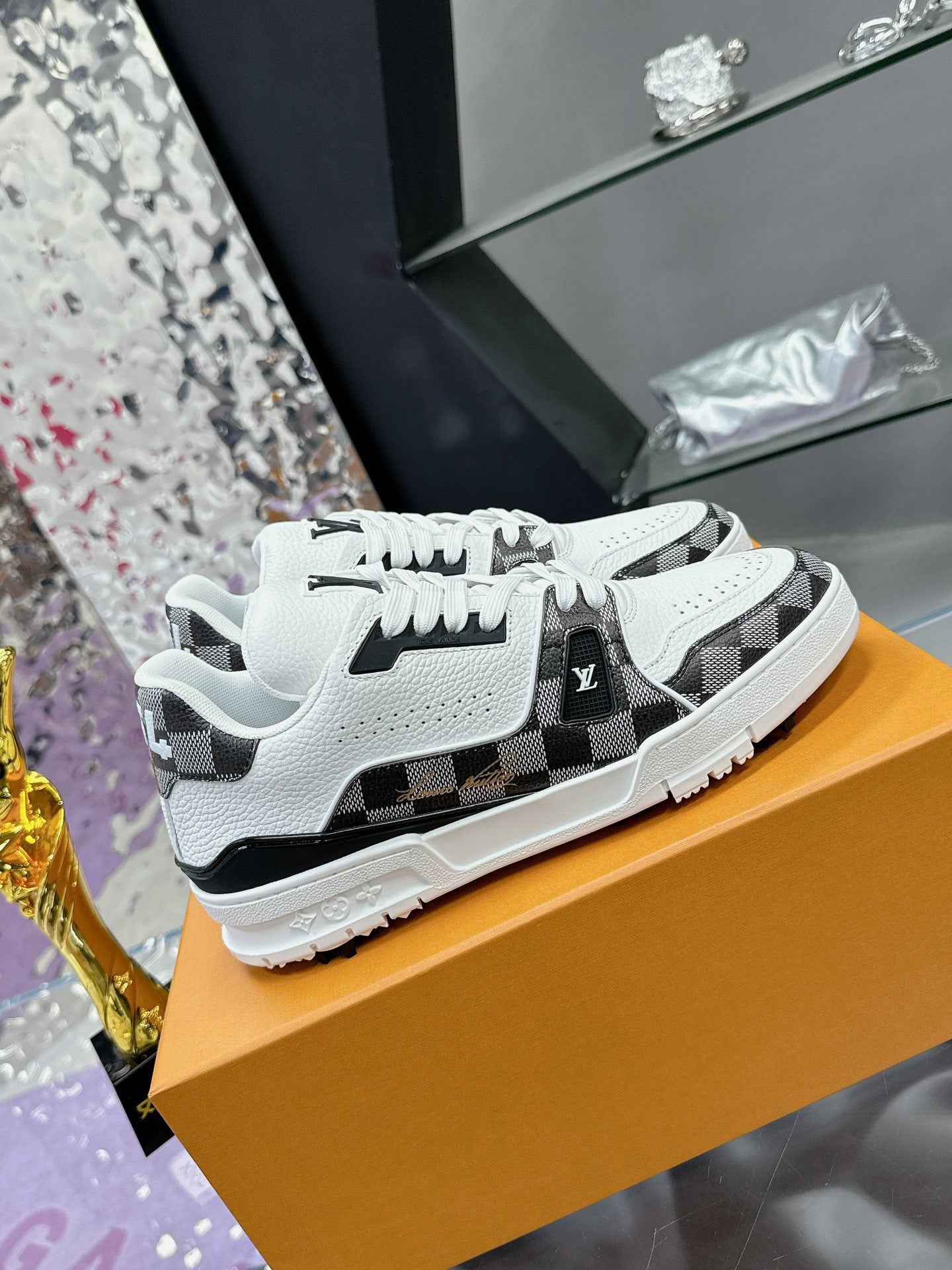 Louis Vuitton sneakers 229