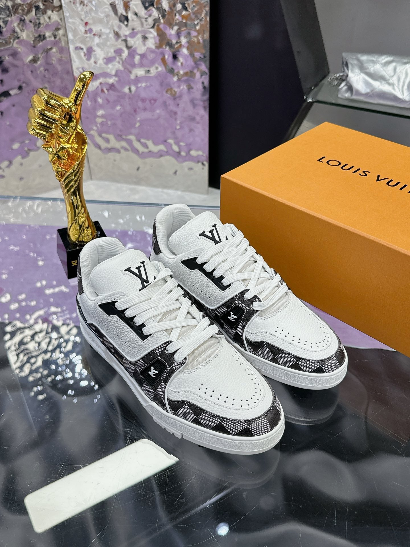 Louis Vuitton sneakers 229