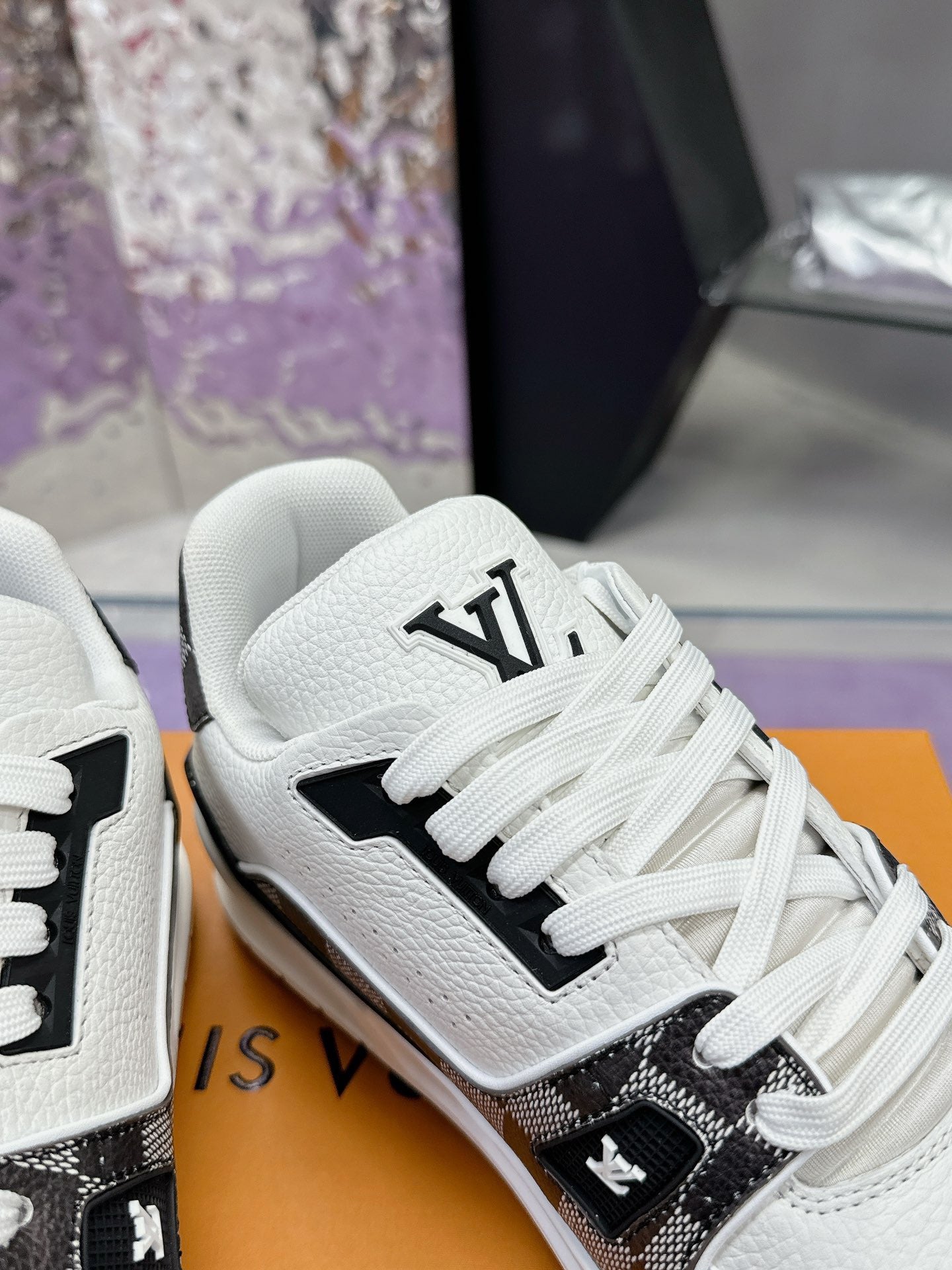 Louis Vuitton sneakers 229