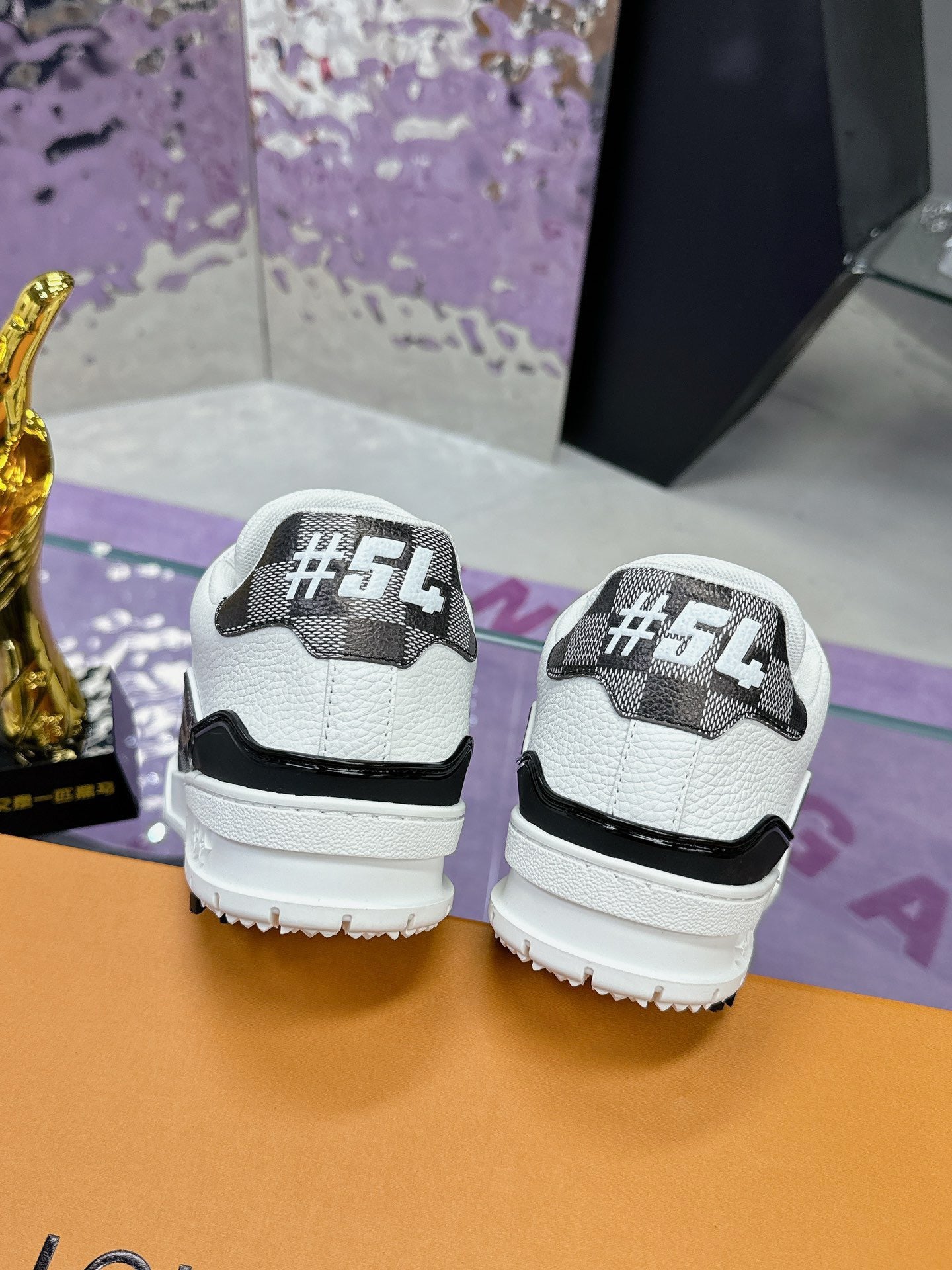 Louis Vuitton sneakers 229