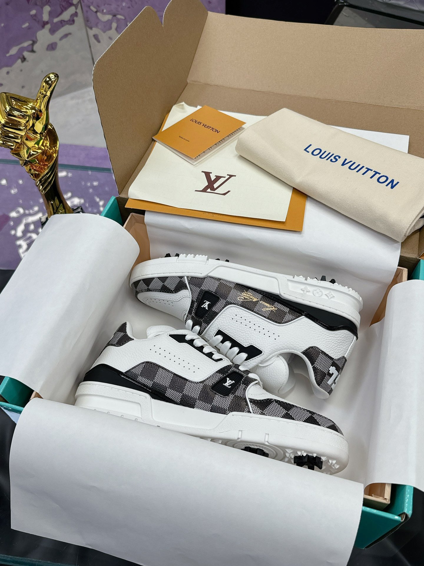 Louis Vuitton sneakers 229