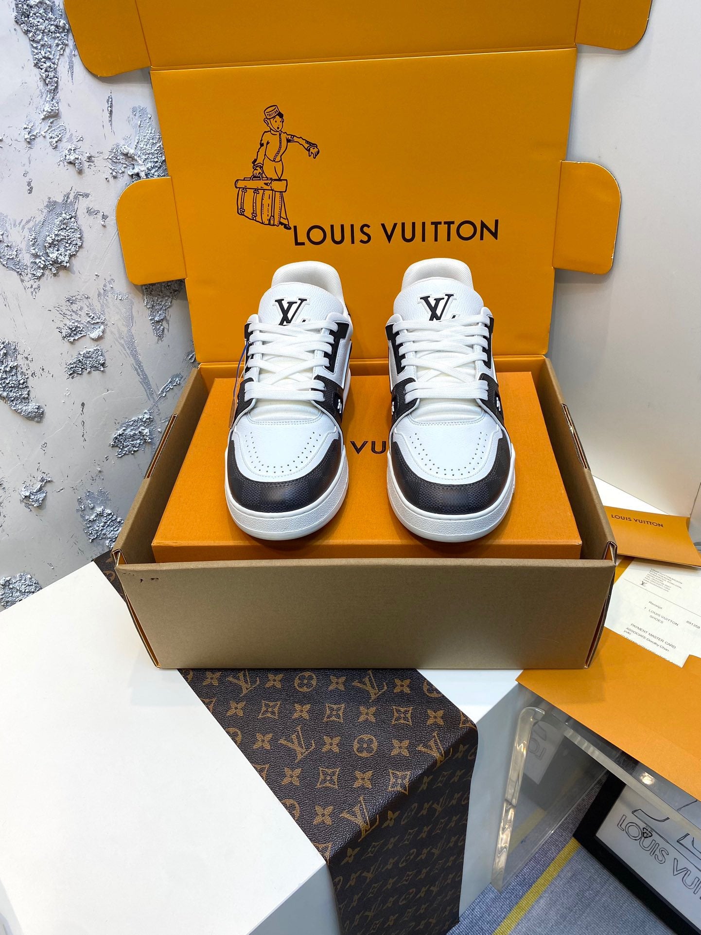 Louis Vuitton sneakers 231