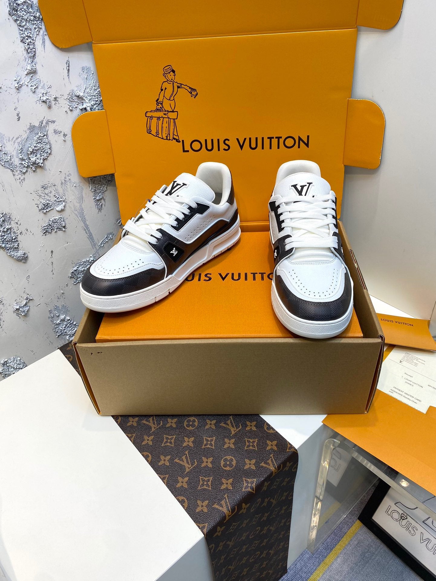 Louis Vuitton sneakers 231