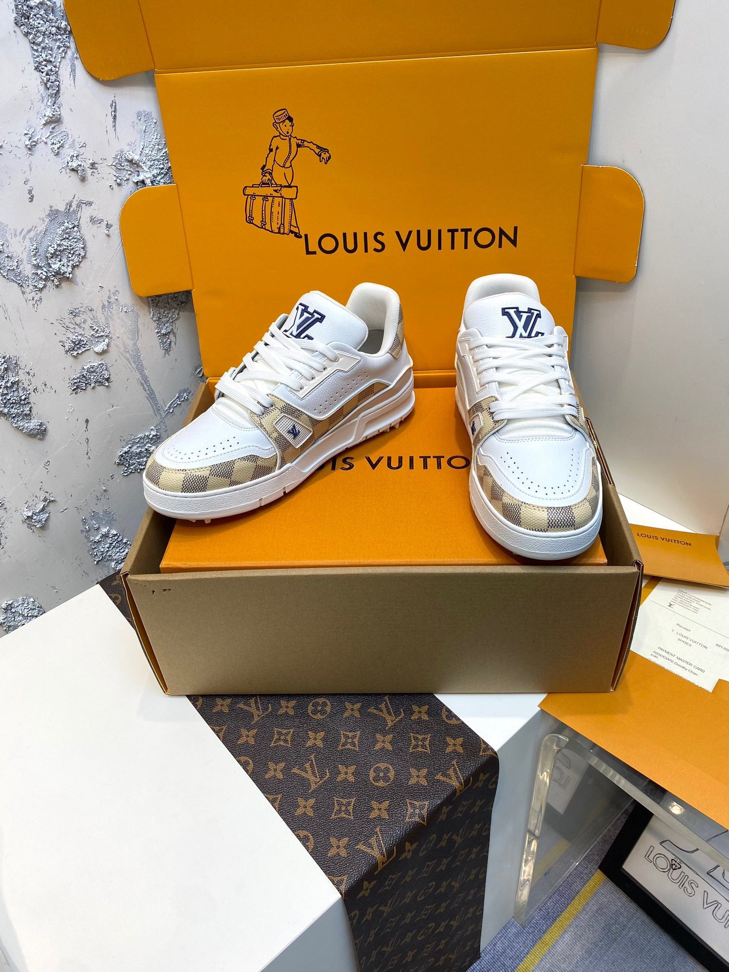 Louis Vuitton sneakers 232