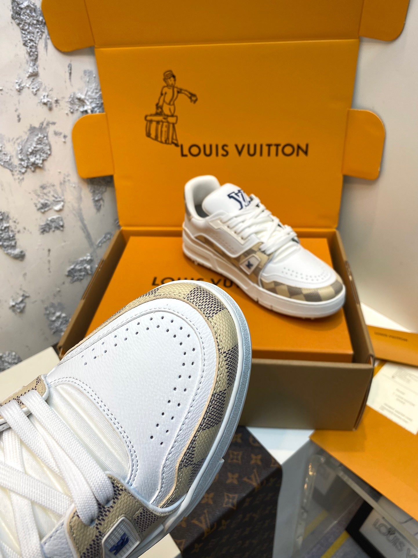 Louis Vuitton sneakers 232