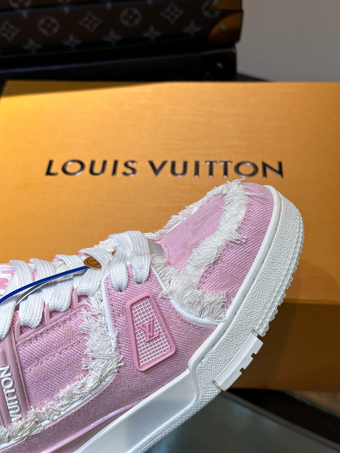 Louis Vuitton sneakers 233