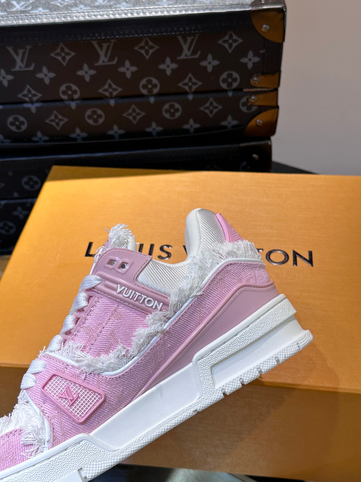 Louis Vuitton sneakers 233