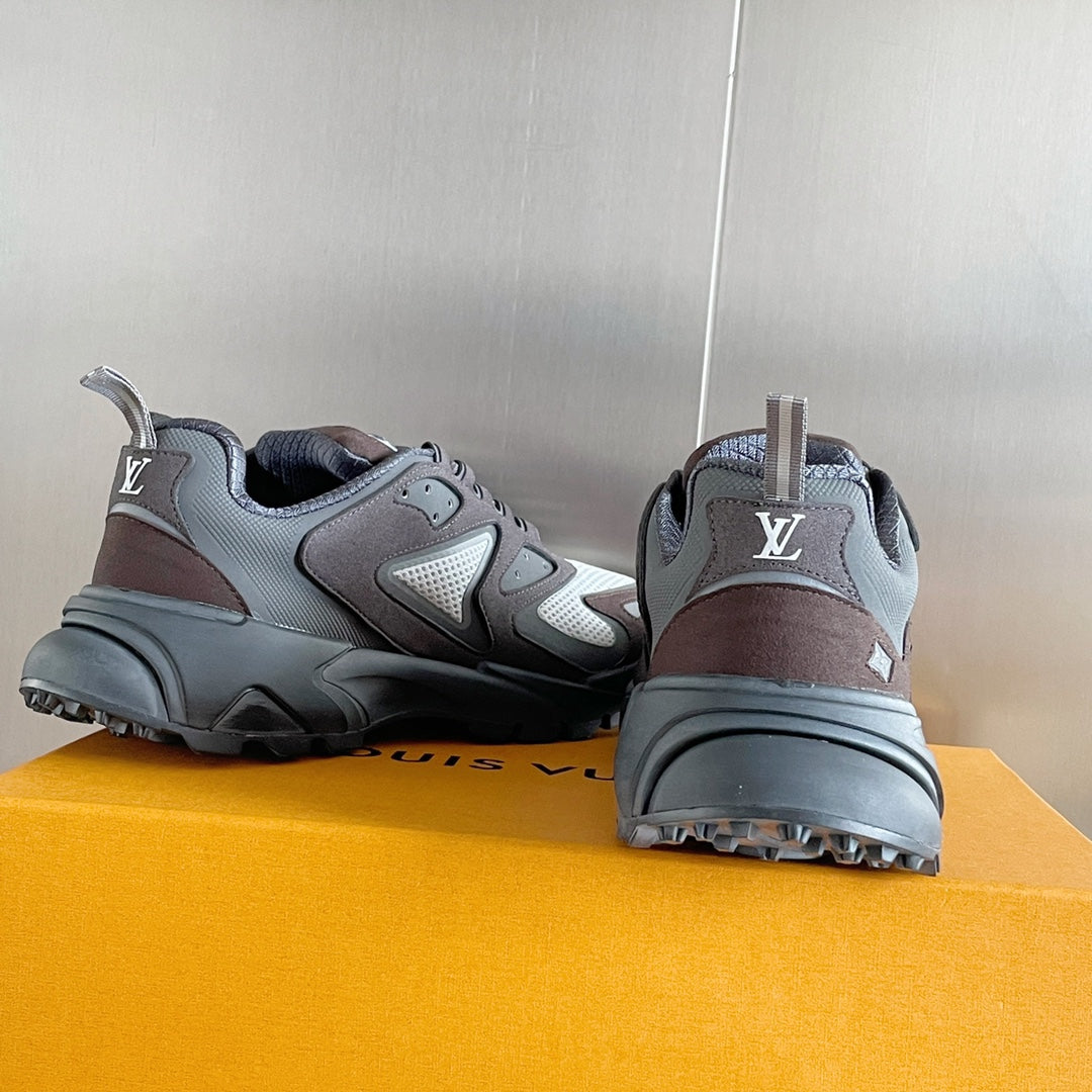 Louis Vuitton sneakers 241