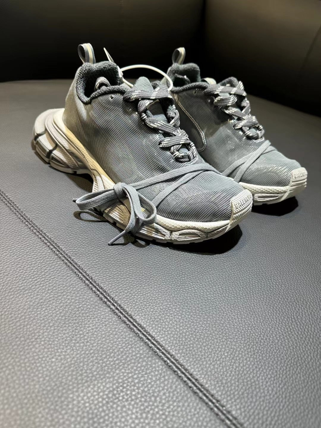 Balenciaga sneakers 33
