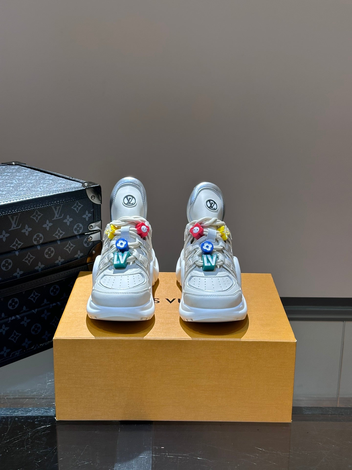 Louis Vuitton sneakers 252