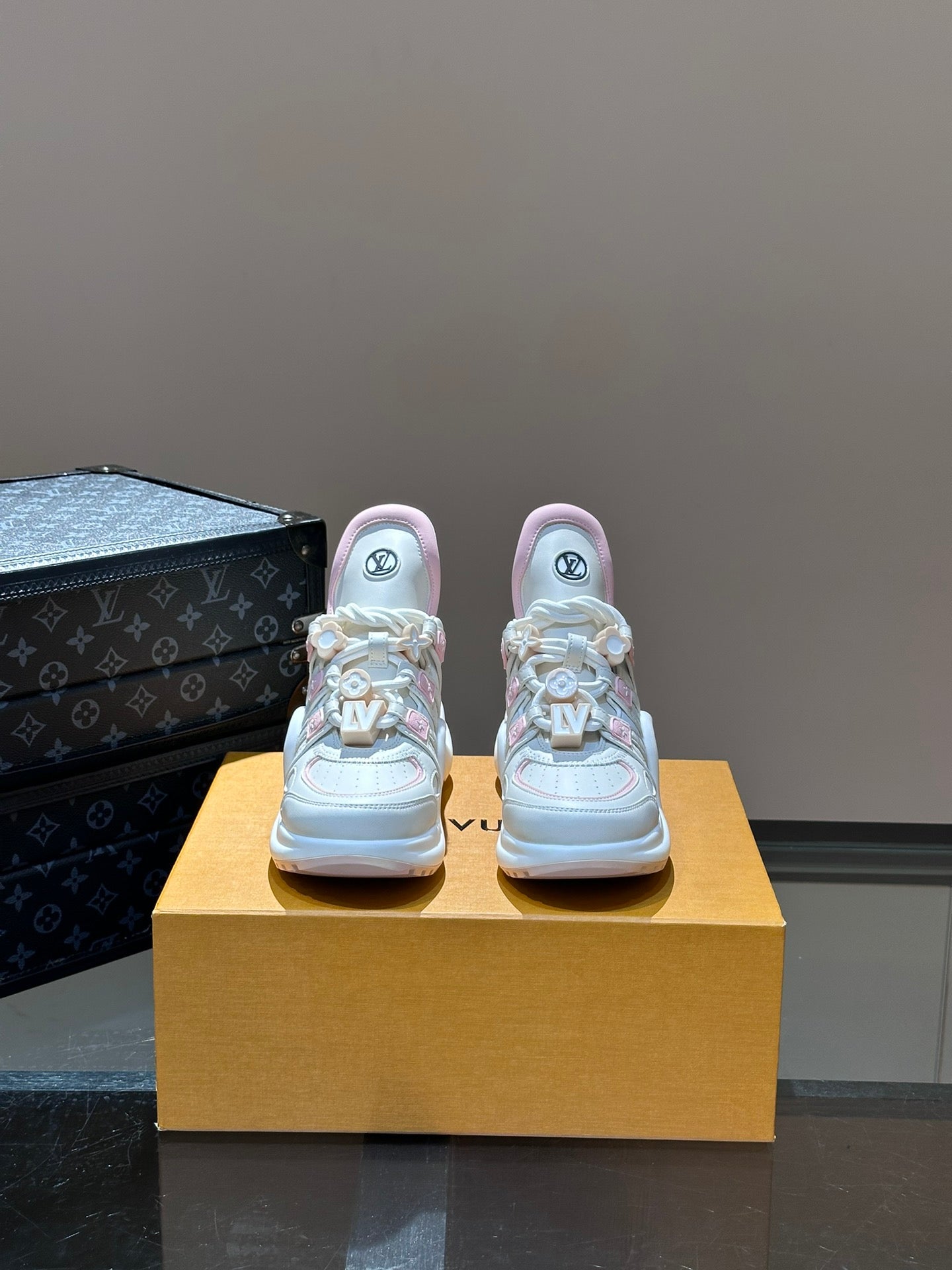 Louis Vuitton sneakers 253