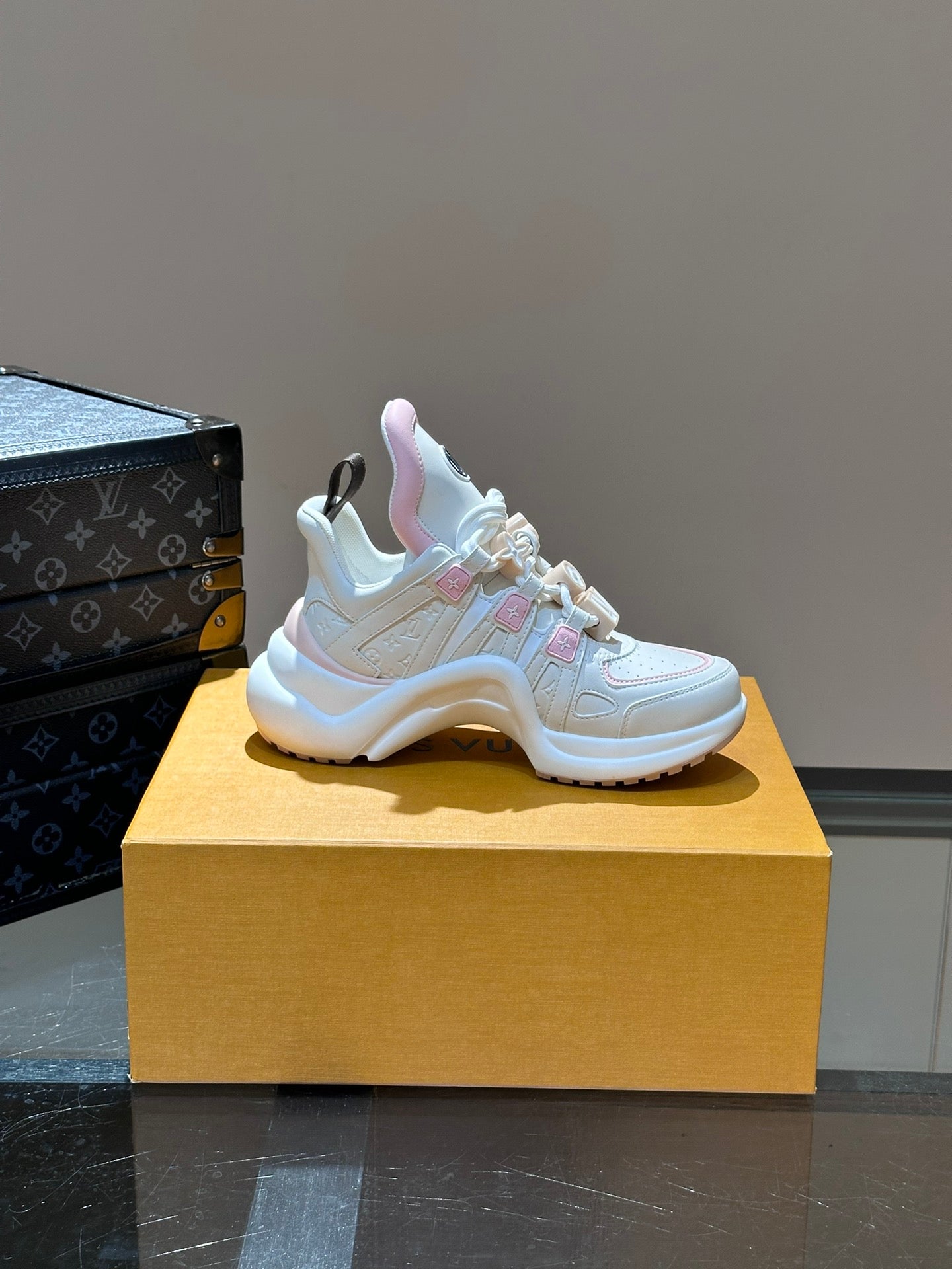 Louis Vuitton sneakers 253