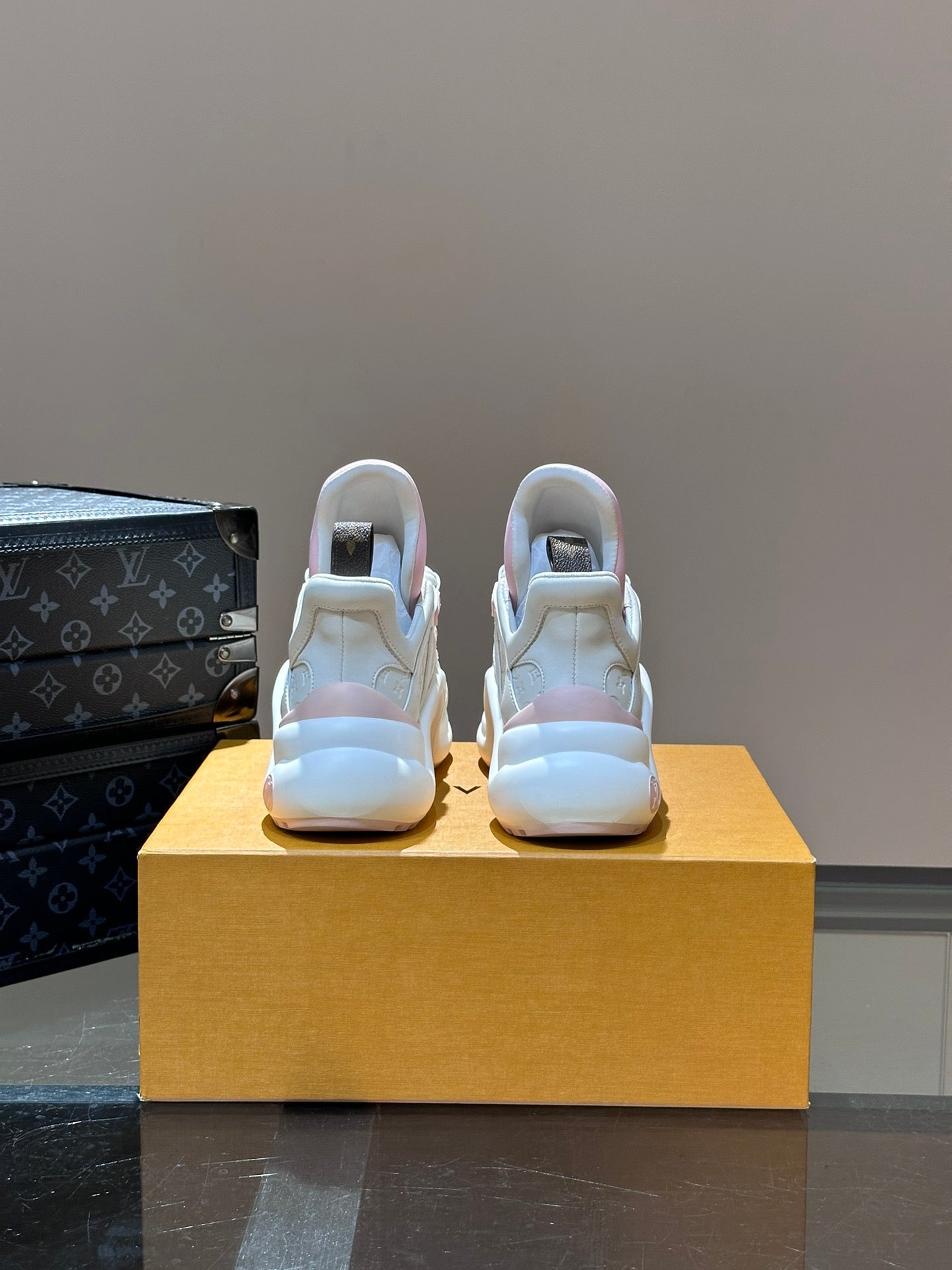 Louis Vuitton sneakers 253